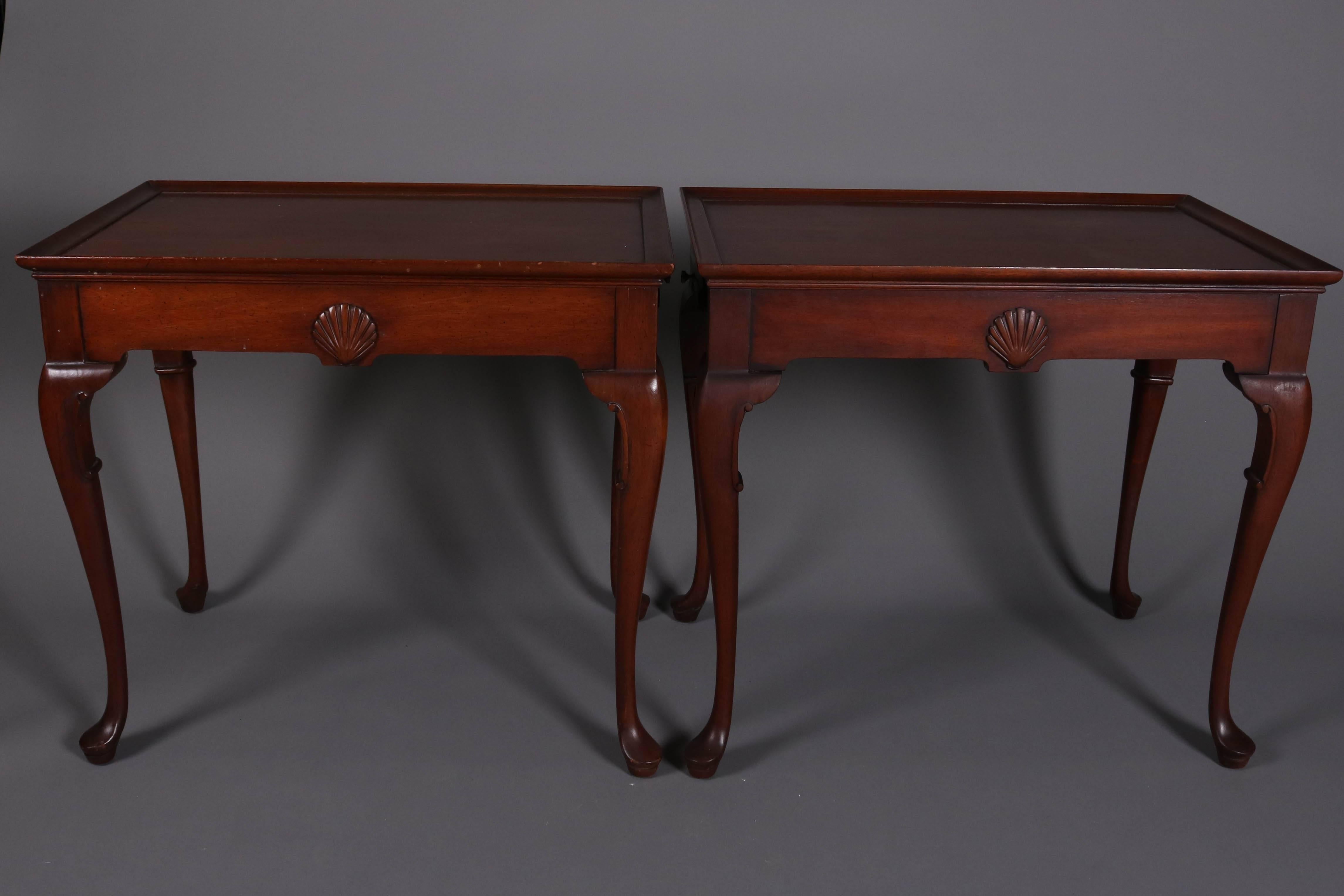 20th Century Pair of Queen Anne Style Kittinger School Mahogany Tea Tables with Candle Slides