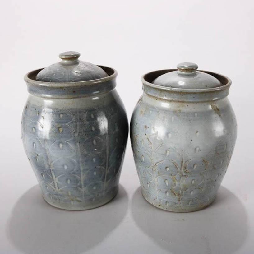 Arts and Crafts Pair of Mid-Century Modern Hand-Thrown Studio Pottery Covered Jars, Signed
