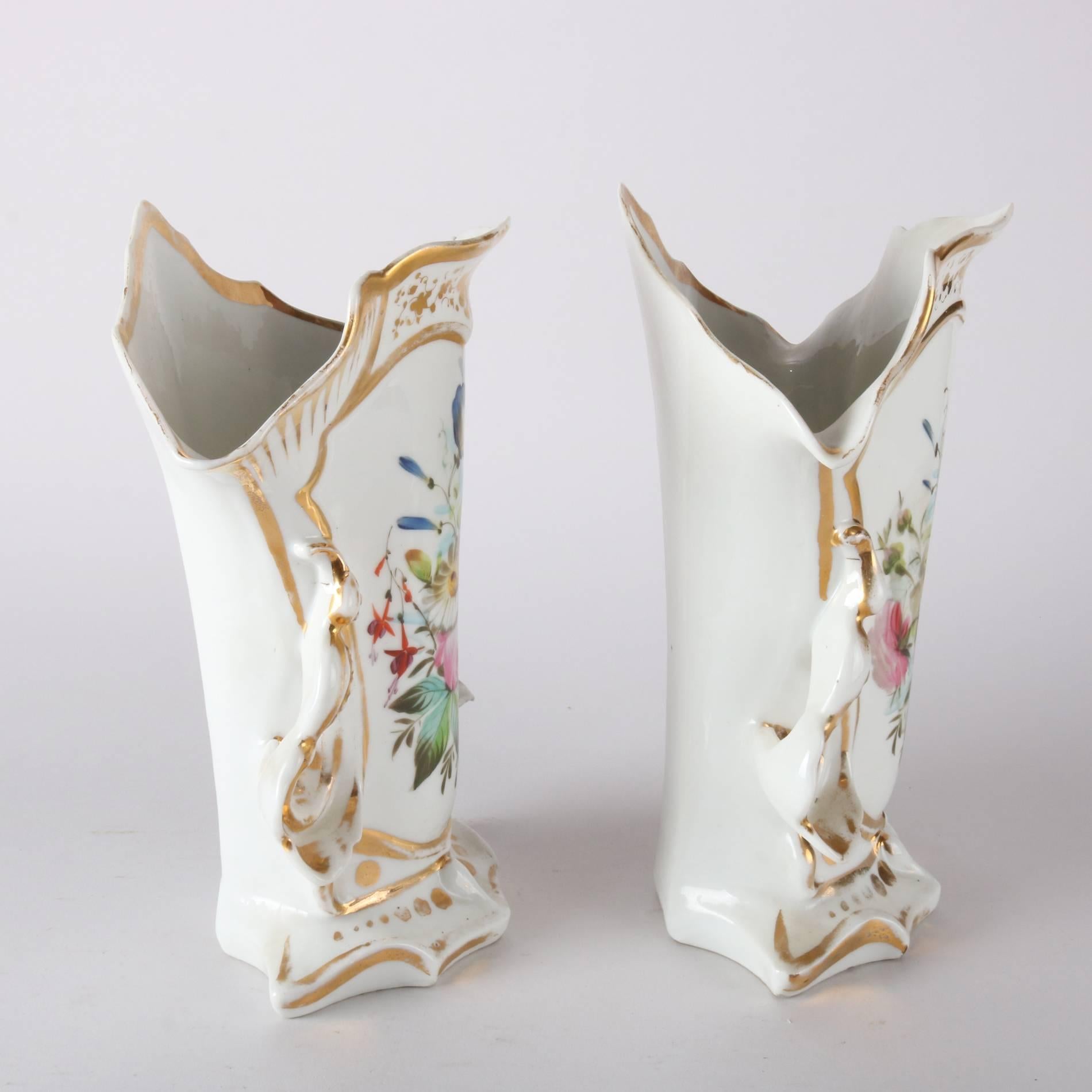 Pair of Antique French Old Paris Hand-Painted & Gilt Handled Spill Vases In Good Condition In Big Flats, NY