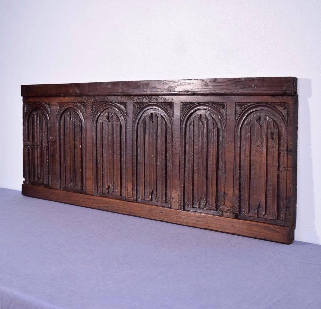 French Antique Late Gothic Period '1500s' Panel in Walnut Wood In Excellent Condition In Wingene, BE