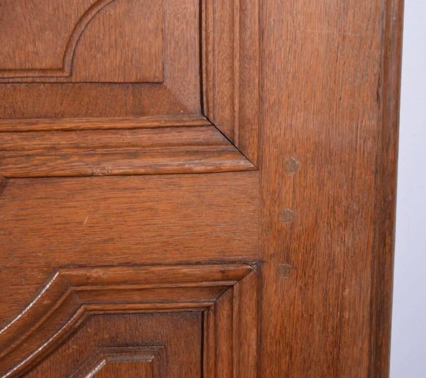 Antique French Oakwood Door from the 1700s or Early 1800s In Excellent Condition For Sale In Wingene, BE
