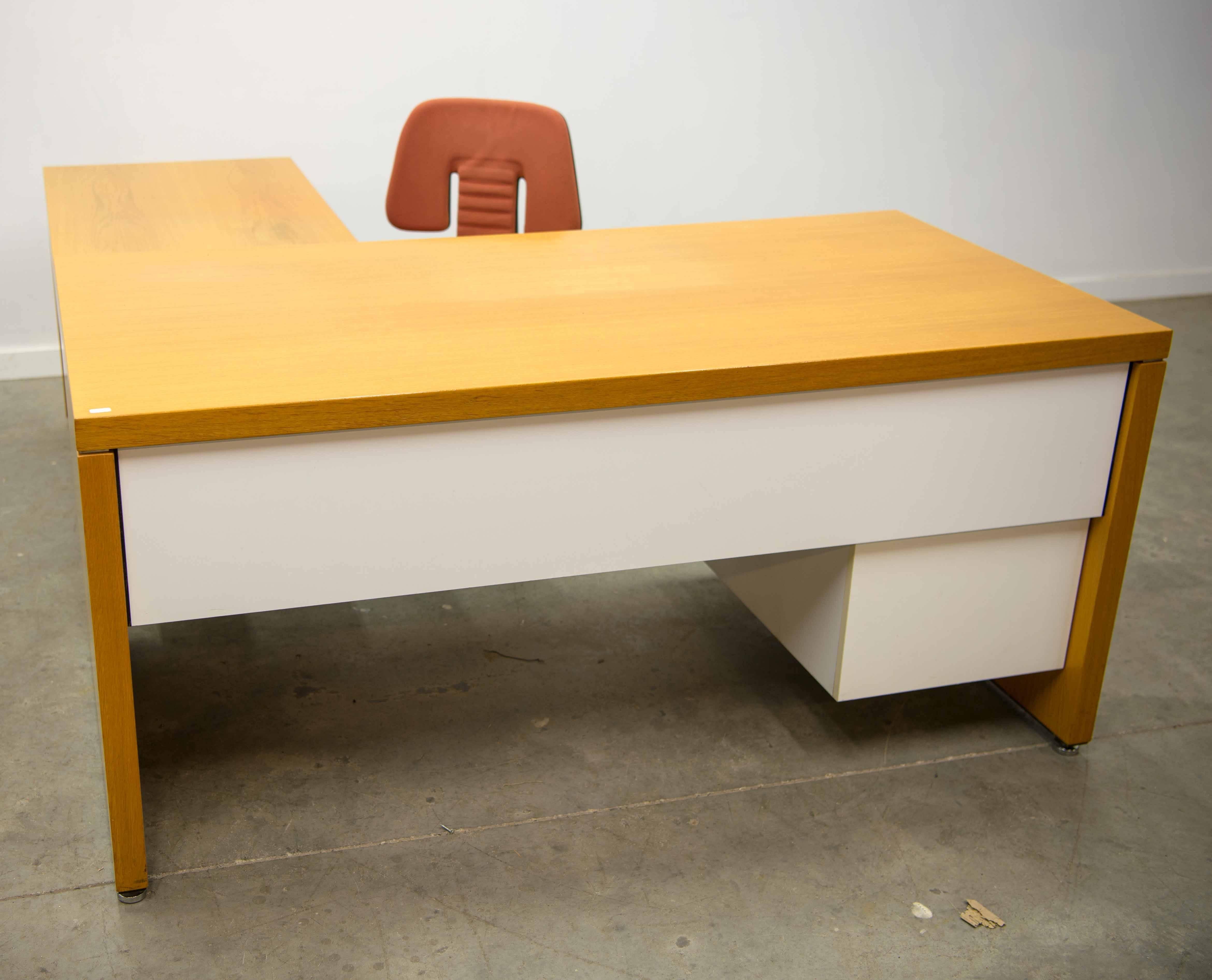 Bill Stephens for Knoll, Desk with Return and Drawer Blocks For Sale 3