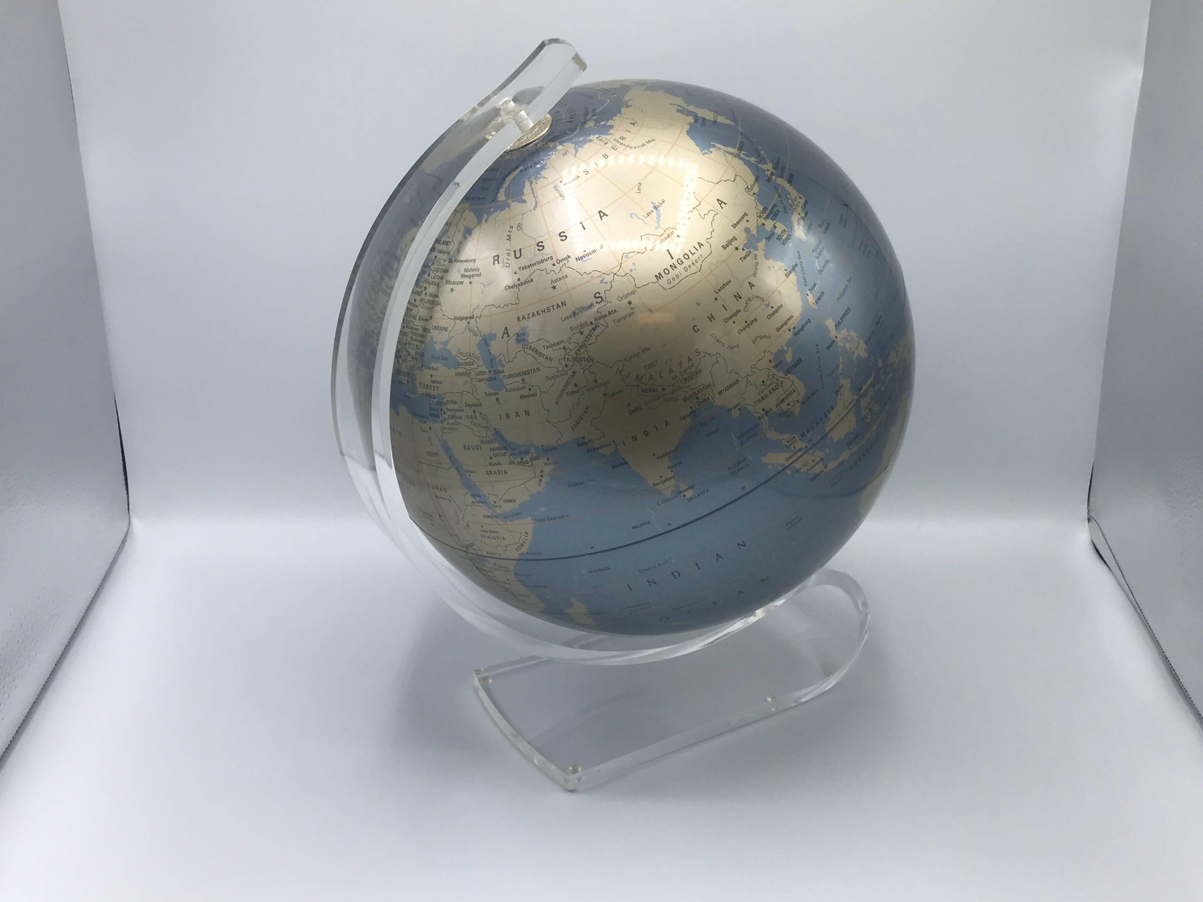 1960s Globe on Sculptural Lucite Stand In Excellent Condition In Richmond, VA