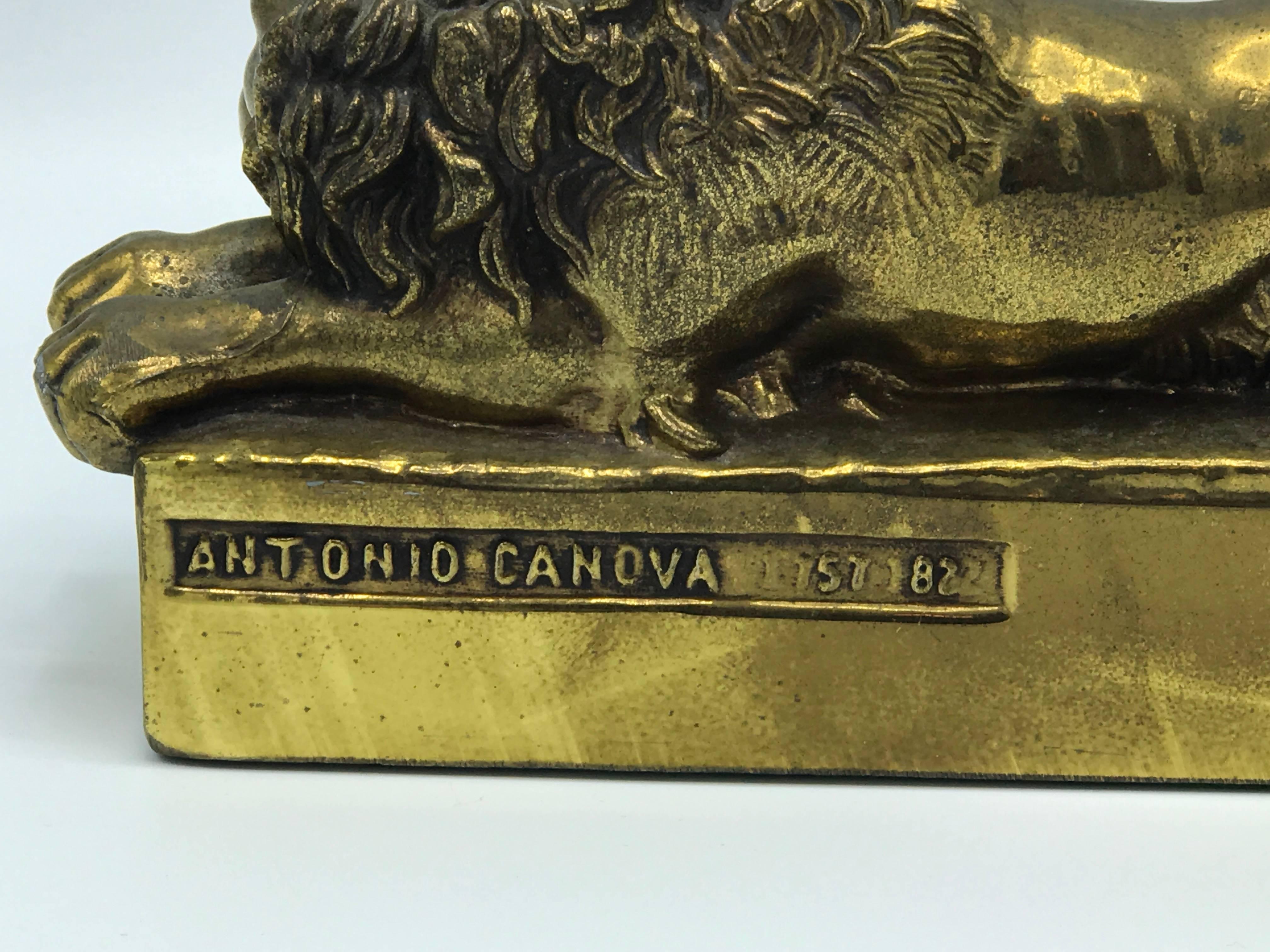 Paire de serre-livres lion en bronze des années 1940 Excellent état à Richmond, VA