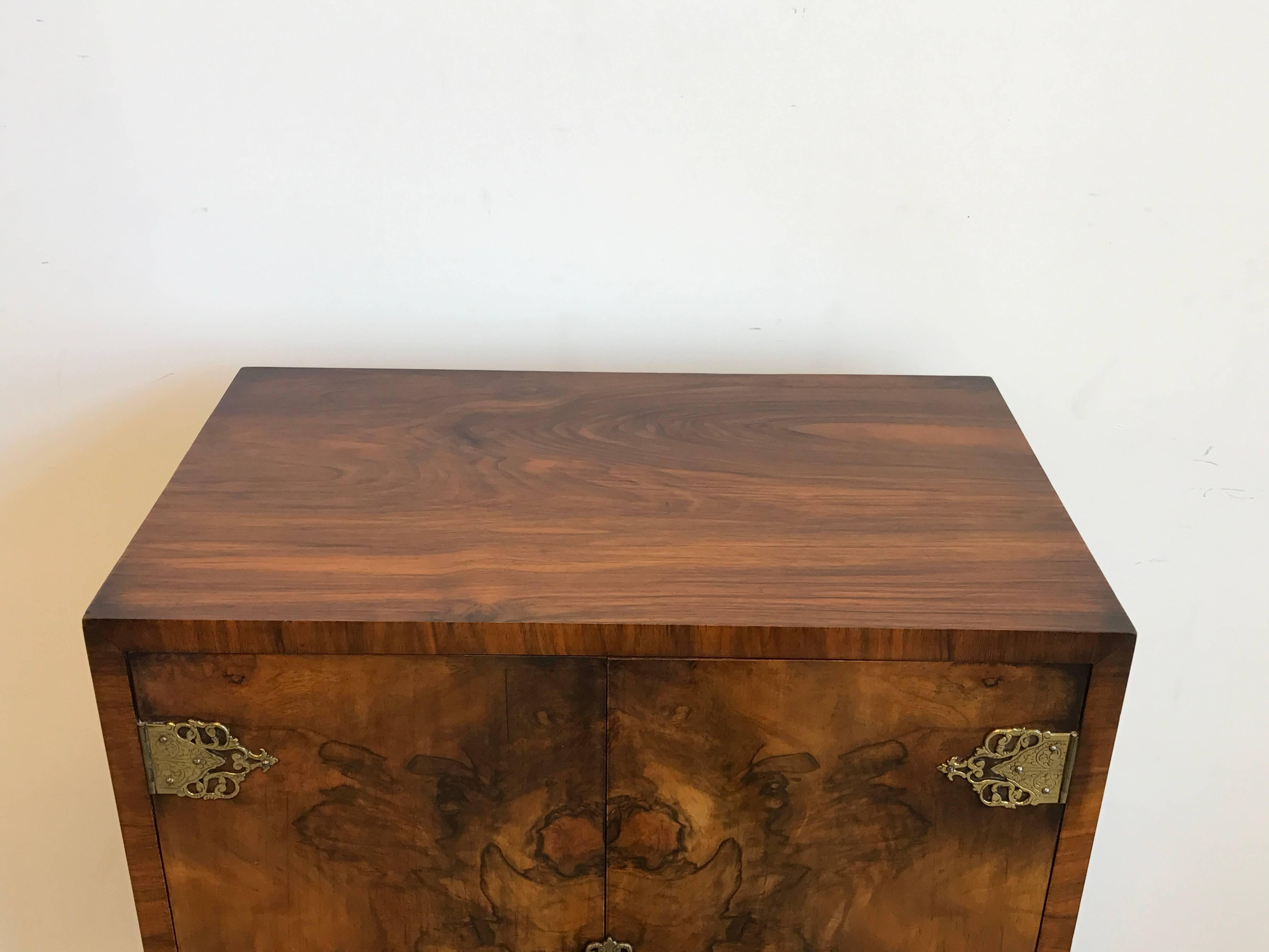 19th Century Maple Burl Wood Bar Cabinet In Excellent Condition In Richmond, VA