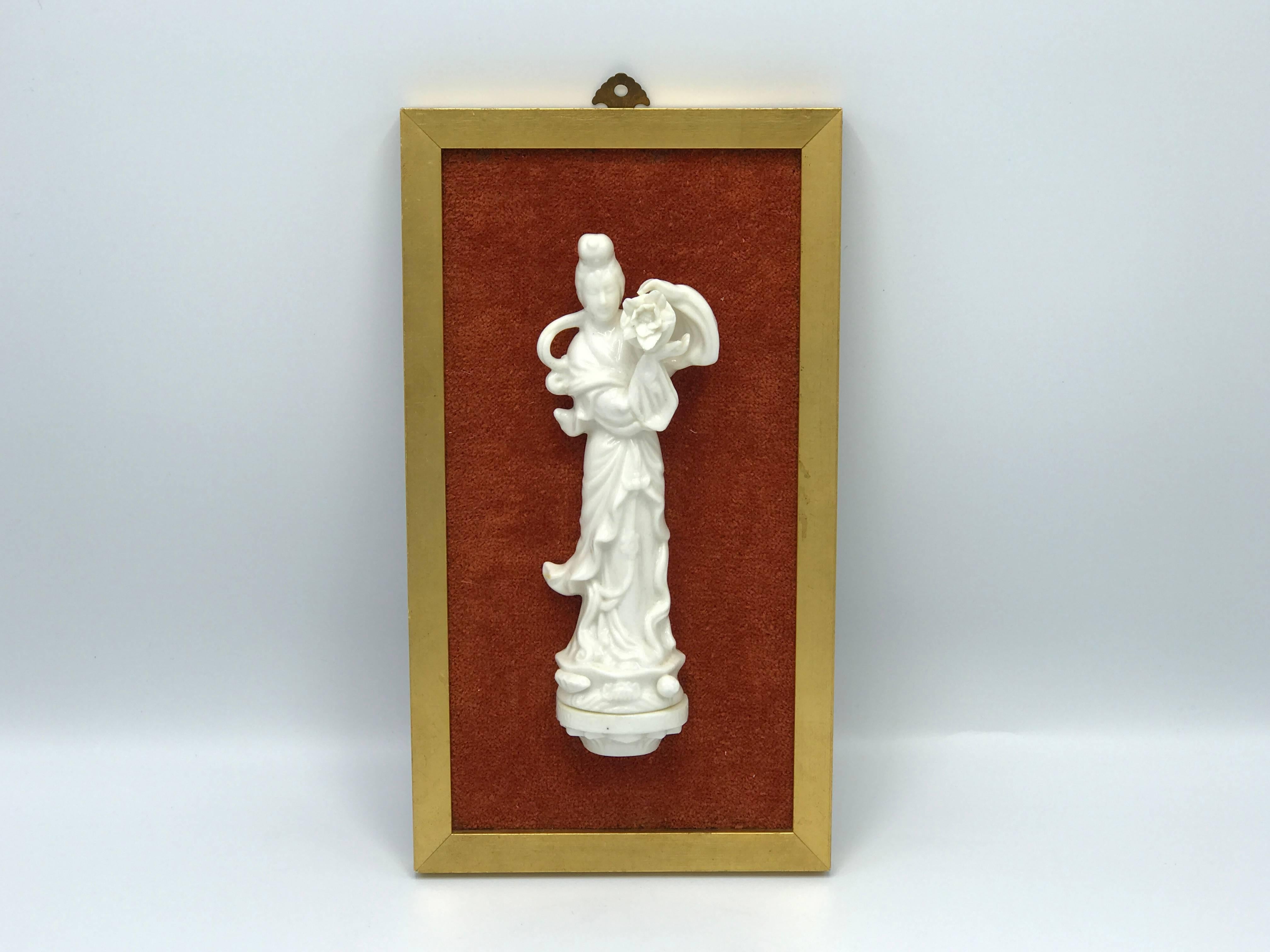 Offered is a gorgeous and unique, 1960s Blanc de Chine Geisha plaque in a gilt frame with velvet backing.

Statue measures 8.25