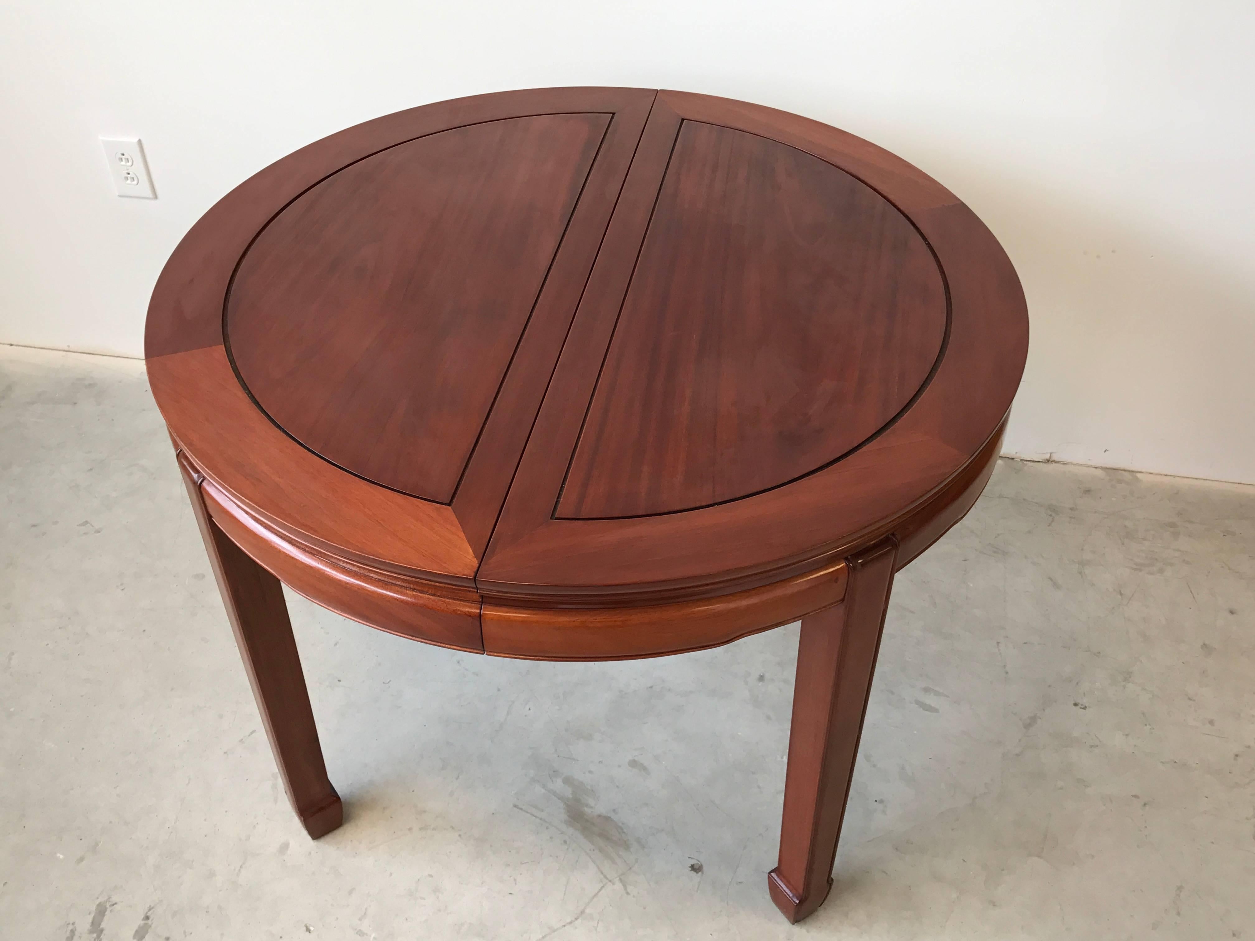 1960s Ming Style Rosewood Dining Table with Two Leaves For Sale 2