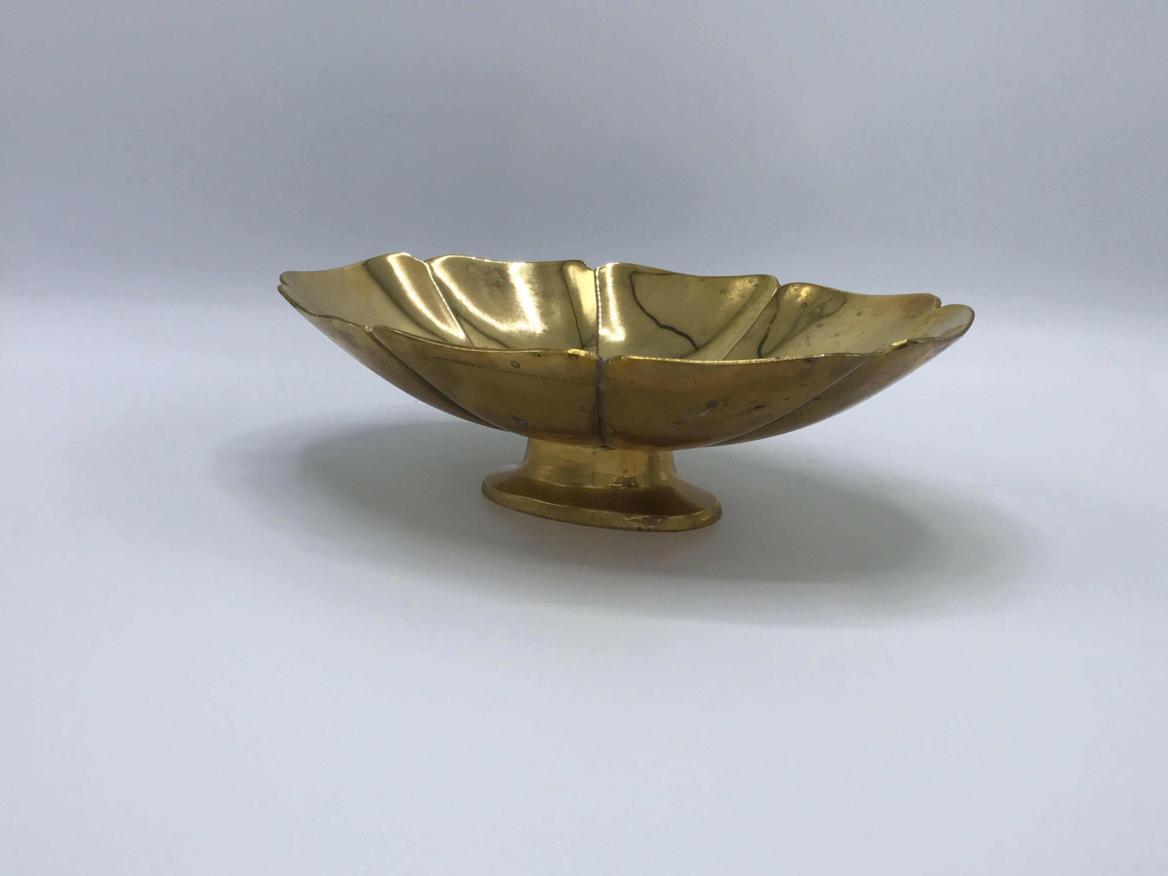 Hollywood Regency 1960s Brass Scalloped Bowl on Pedestal