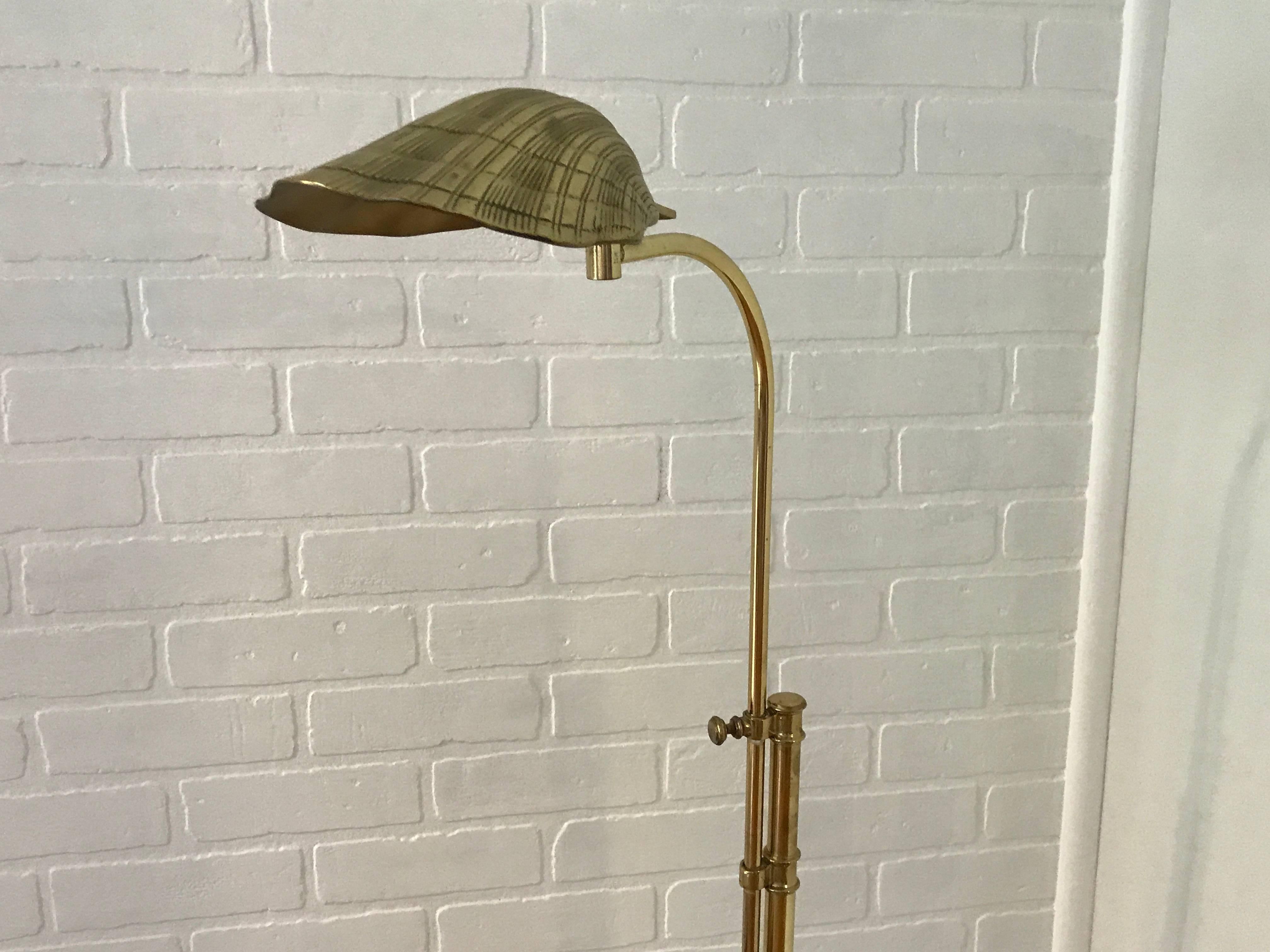 1970s Brass Seashell Floor Lamp In Excellent Condition In Richmond, VA