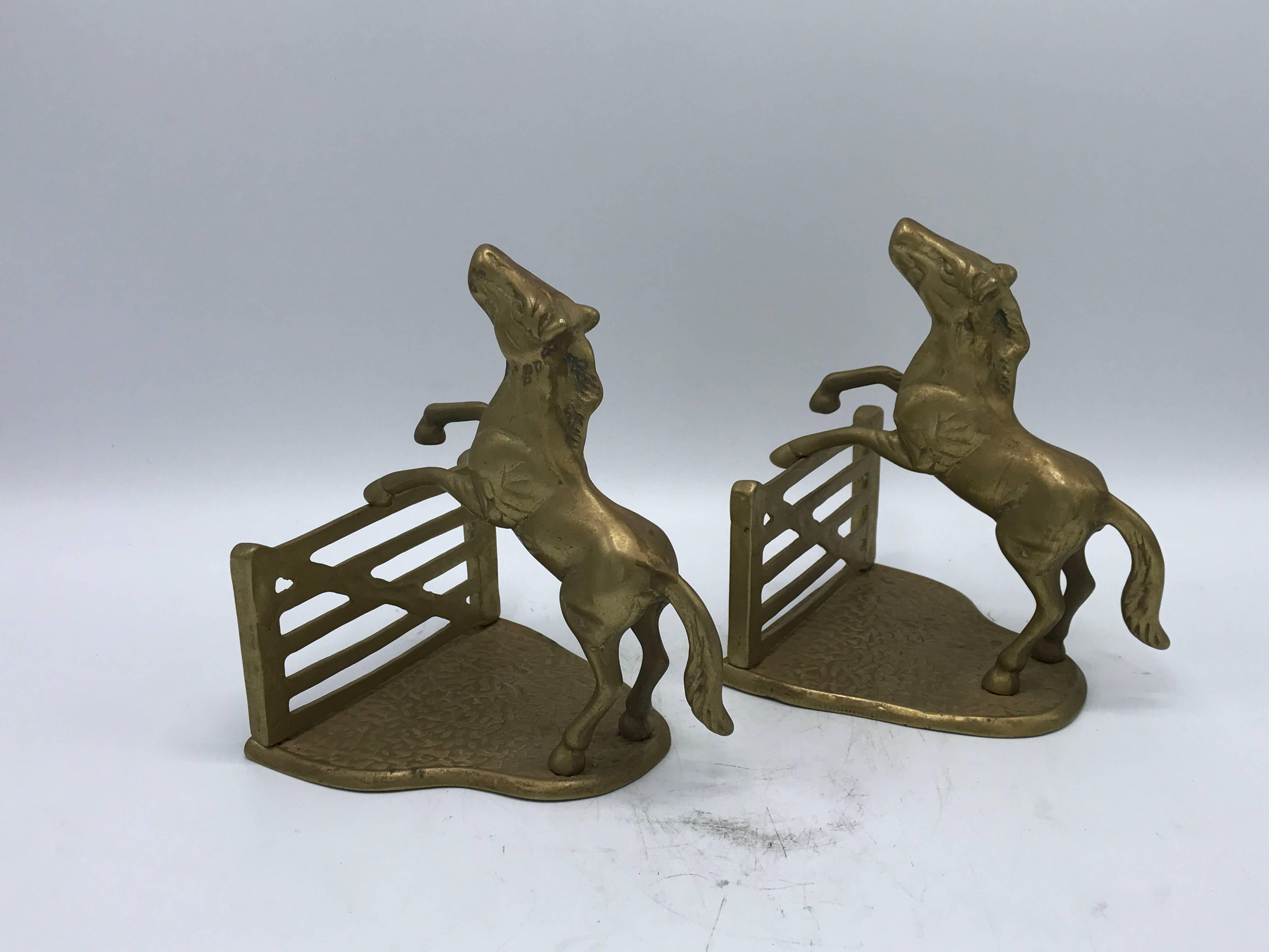 Offered is a beautiful pair of 1970s solid-brass horse sculpture bookends. 