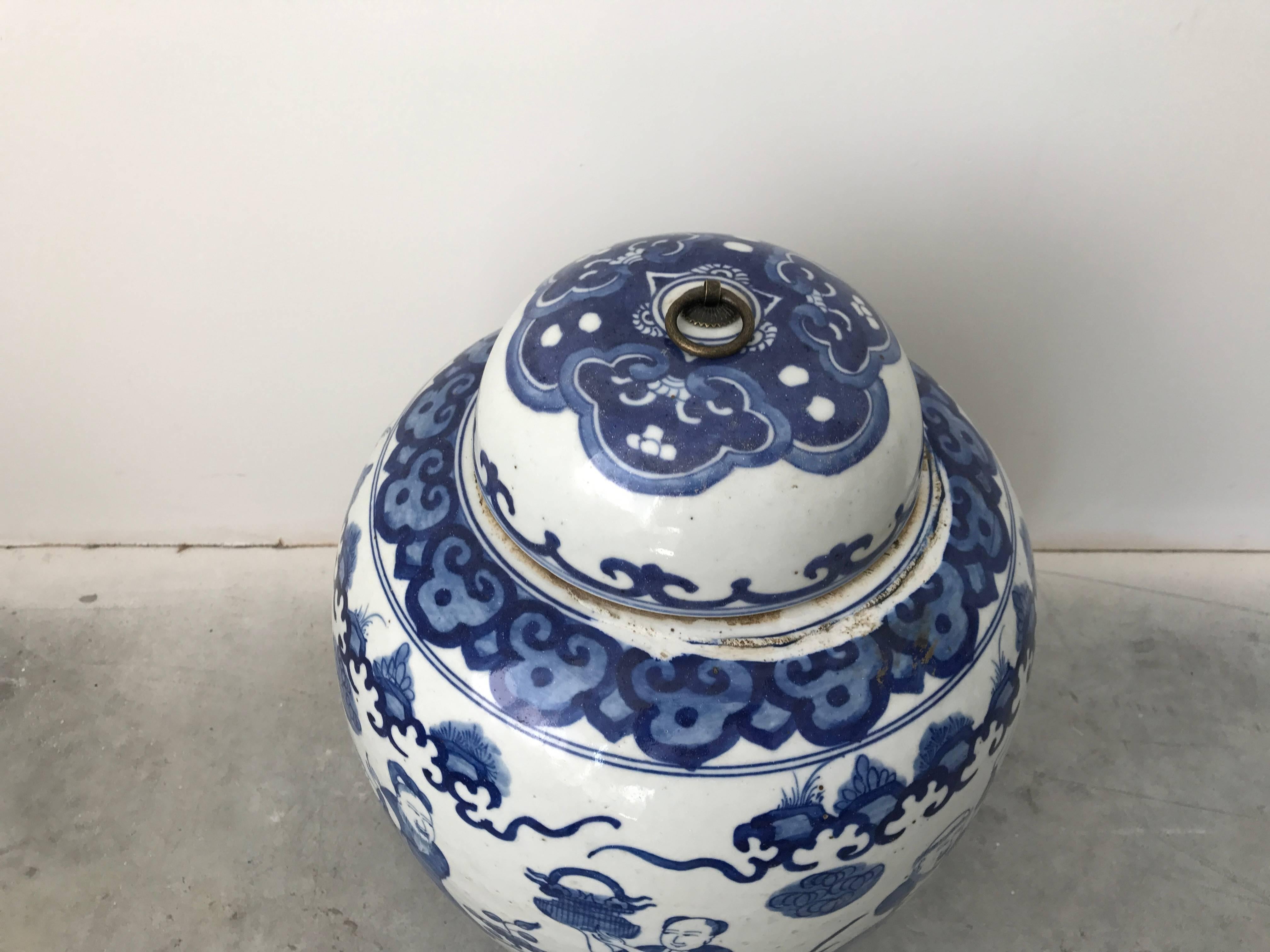Large Asian Blue and White Ginger Jar Urn with Ornate Scenery and Handle In Excellent Condition For Sale In Richmond, VA