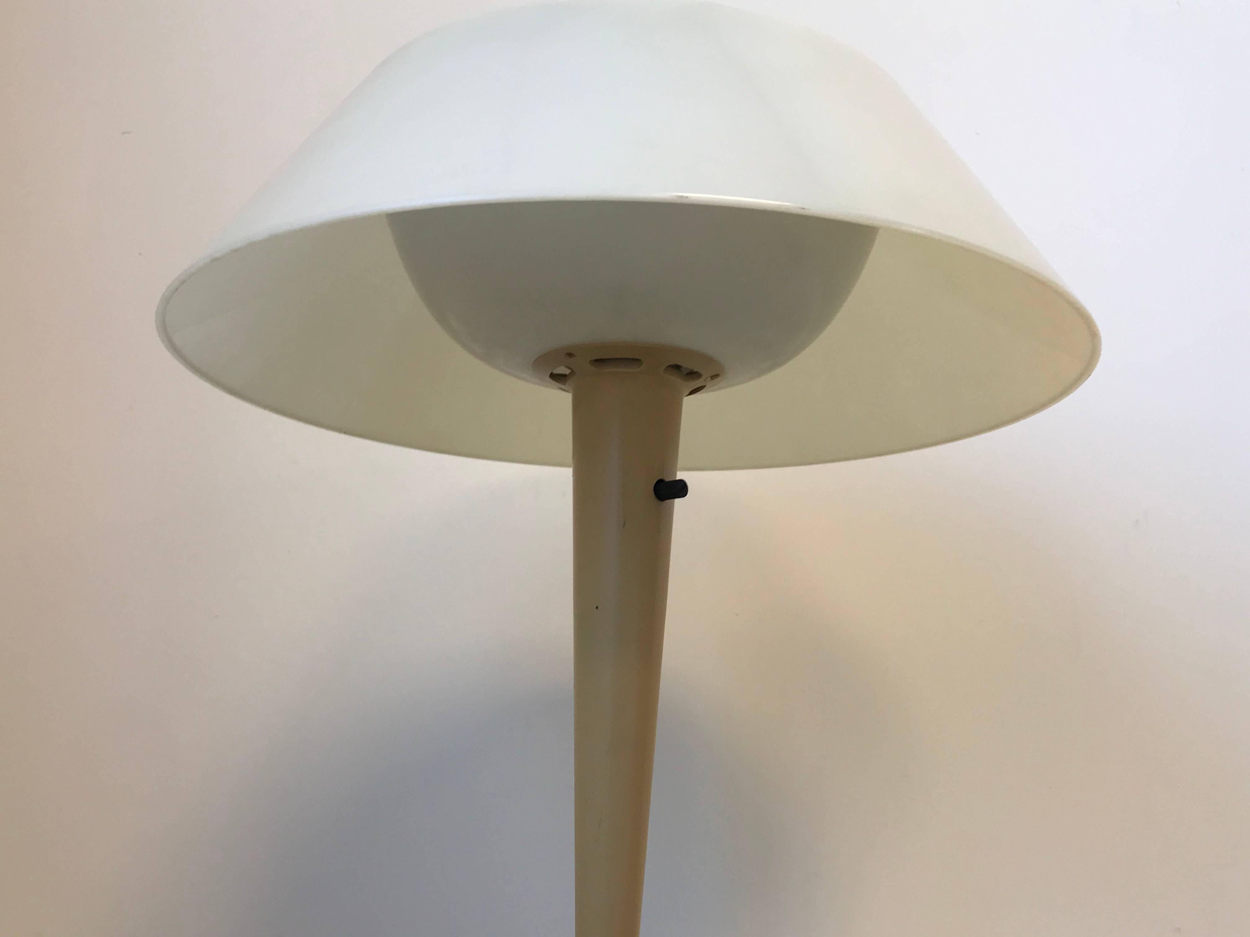 Mid-Century Modern 1960s White and Brown Gerald Thurston for Lightolier Table Lamp