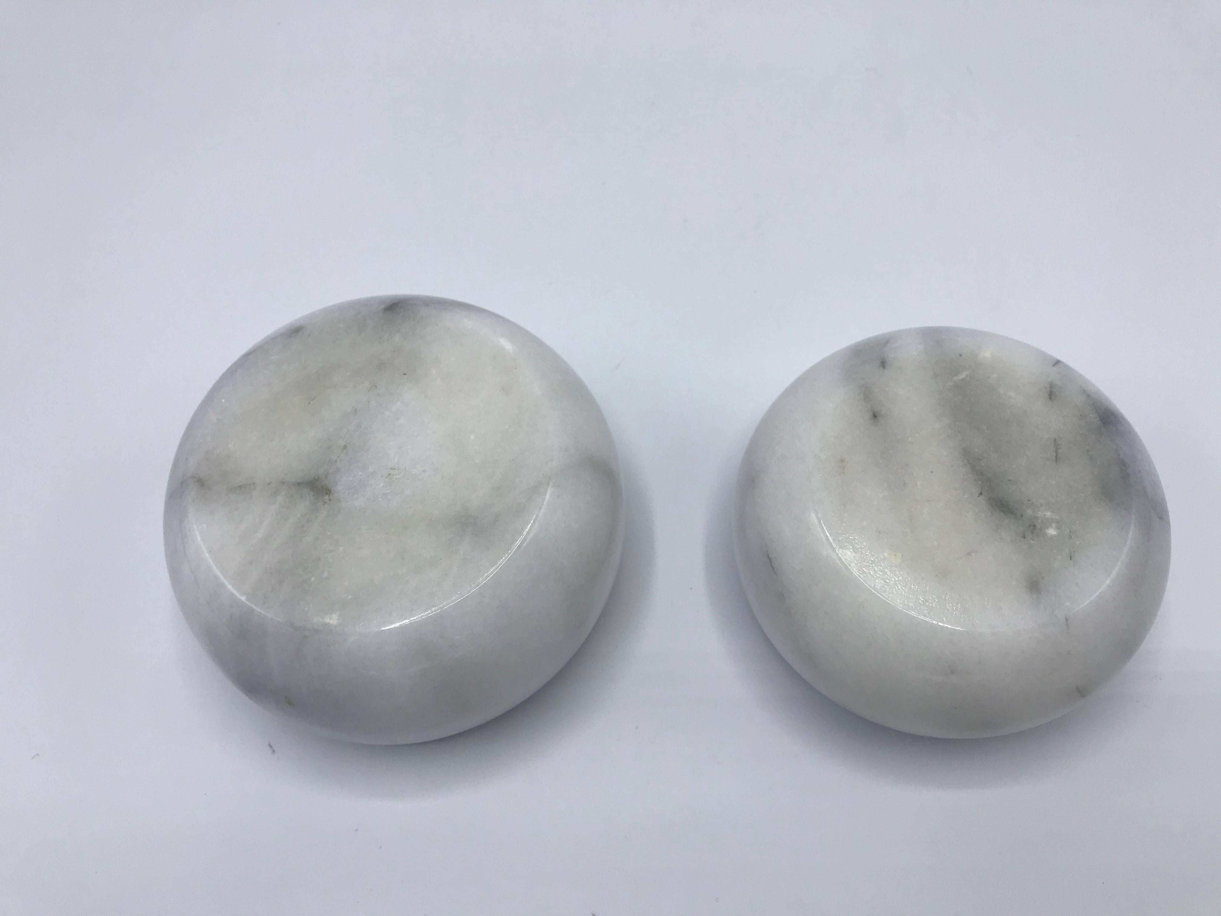 1970s Italian White Marble Votive Candleholders, Pair In Excellent Condition In Richmond, VA