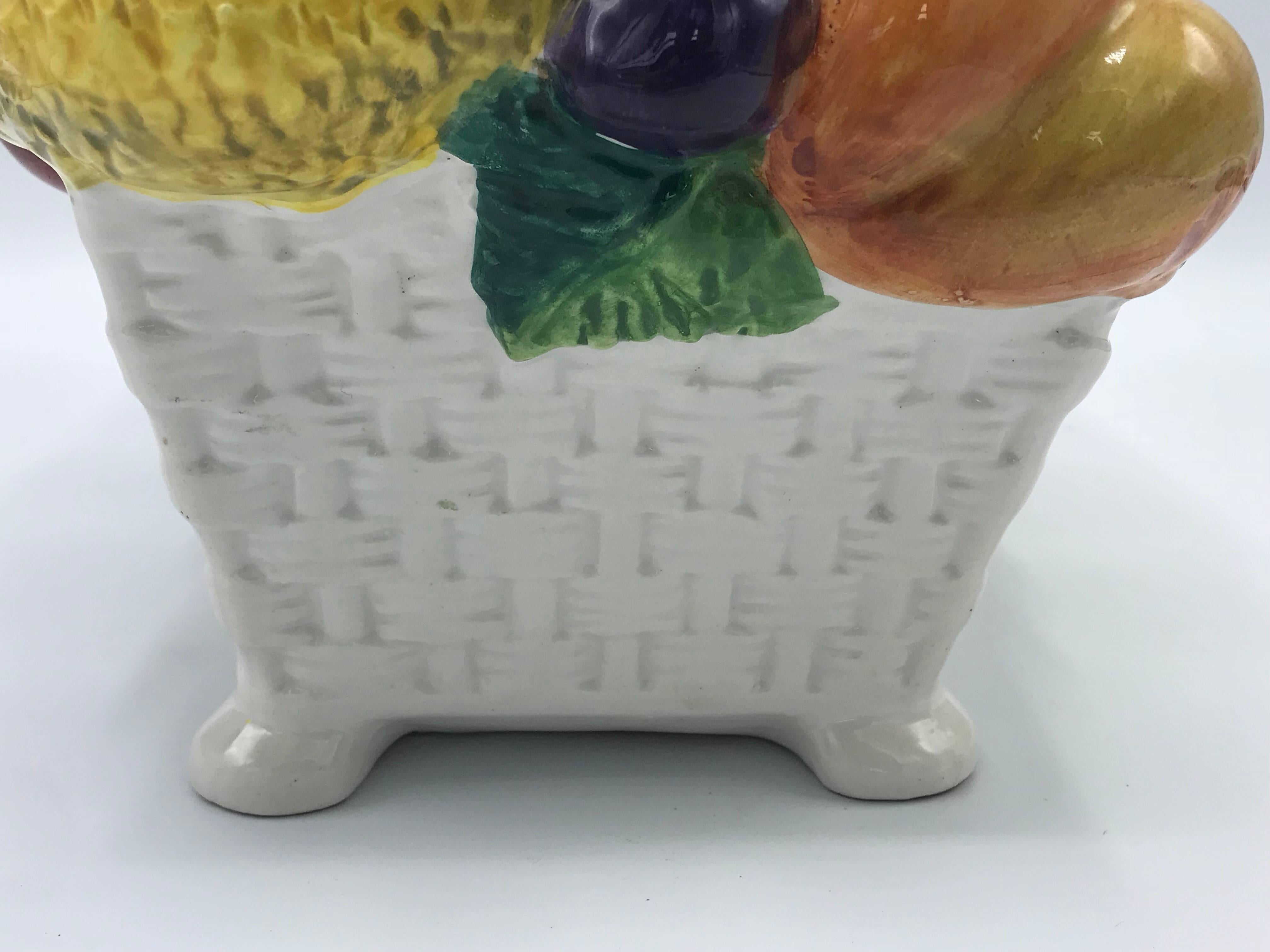 1960s Italian Ceramic Fruit Bowl Centerpiece Sculpture In Excellent Condition In Richmond, VA