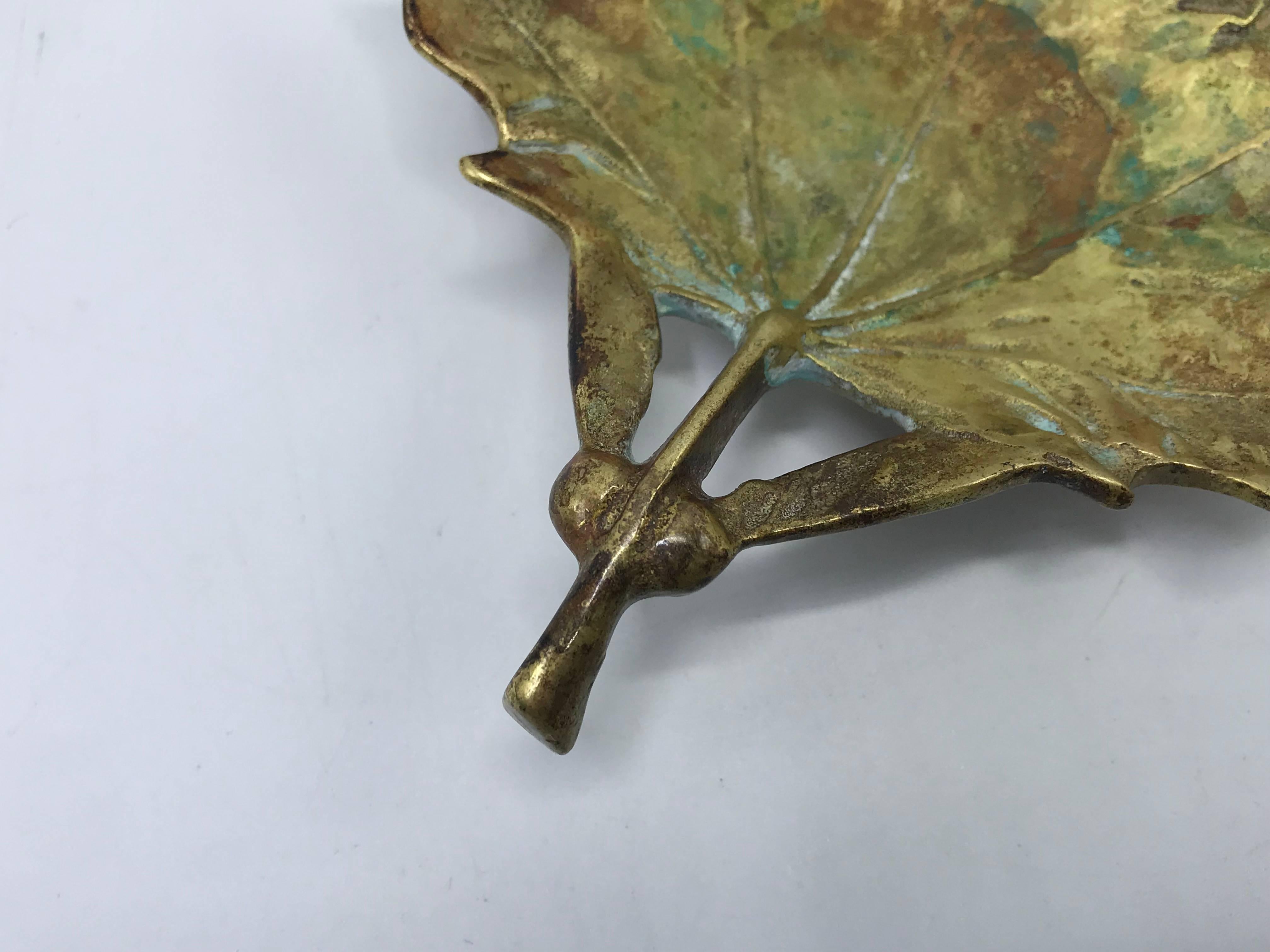 American 1950s Virginia Metalcrafters Brass Sugar Maple Leaf Sculpture For Sale