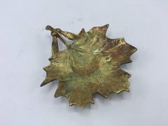 1950s Virginia Metalcrafters Brass Sugar Maple Leaf Sculpture