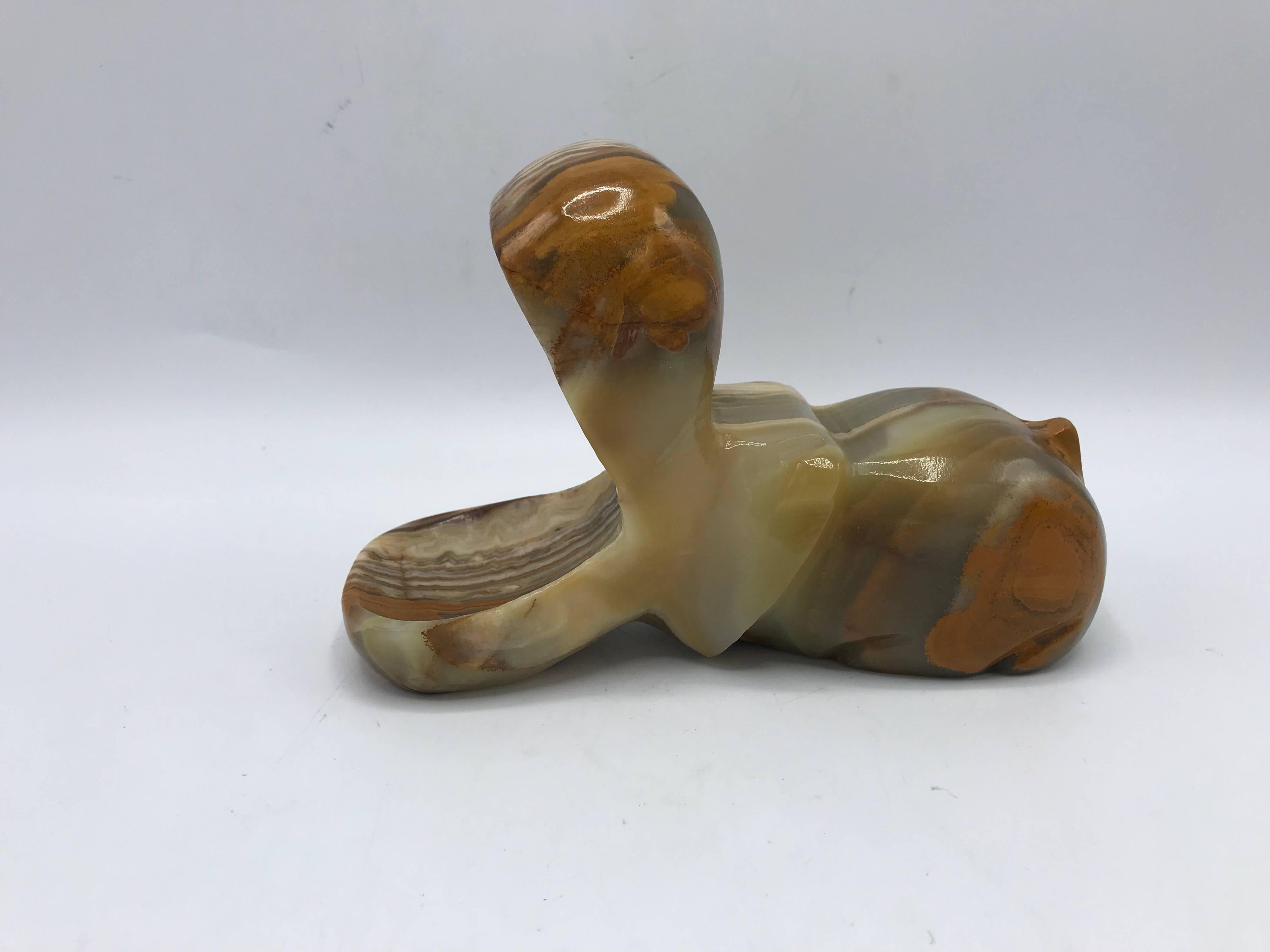 Offered is a beautiful, 1970s Italian solid-onyx hippo sculpture ring dish. Heavy.