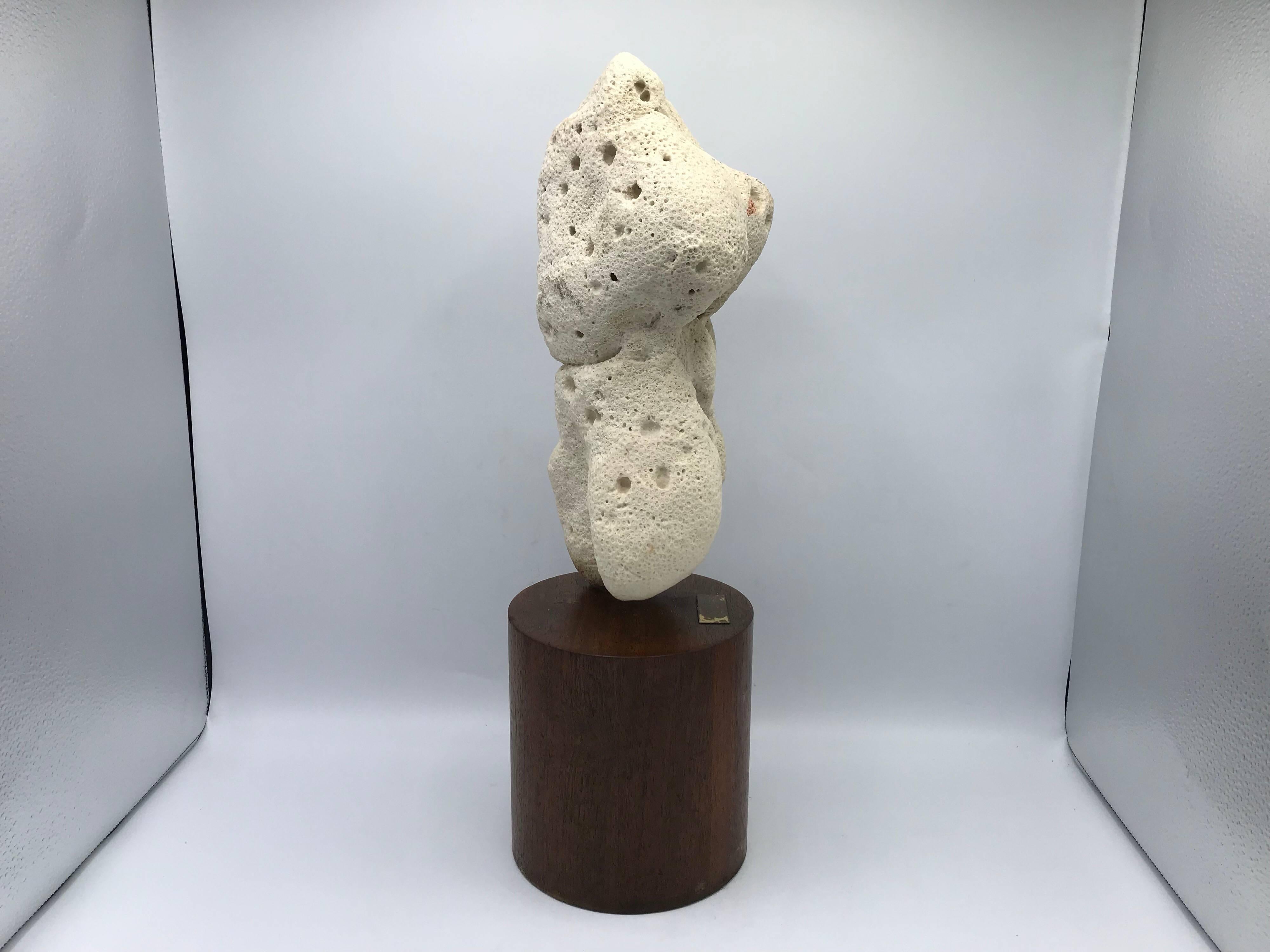 1970s Large Coral ‘Cayman Venus’ Specimen on Stand In Excellent Condition In Richmond, VA