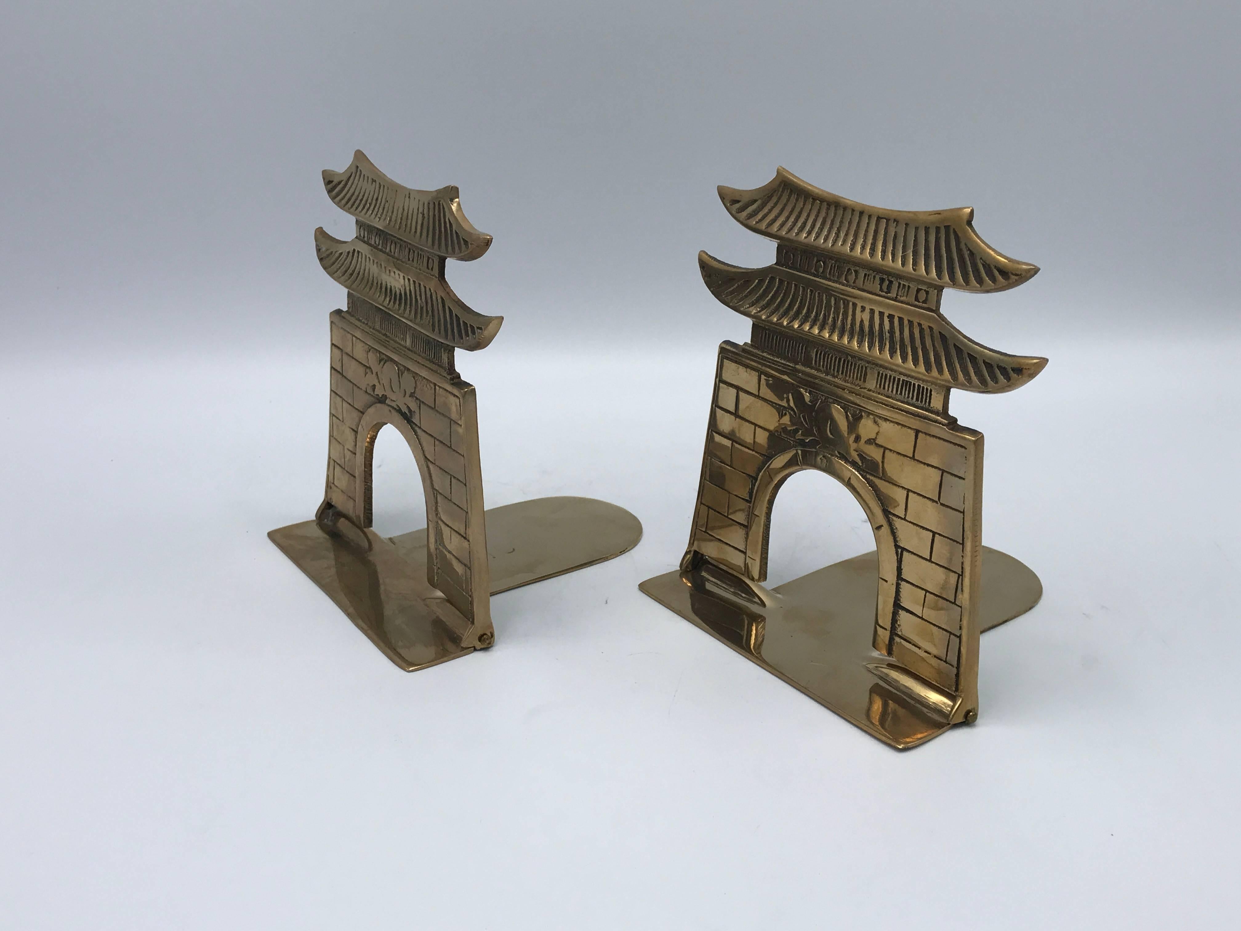 1970s Brass Pagoda Bookends, Pair In Good Condition In Richmond, VA