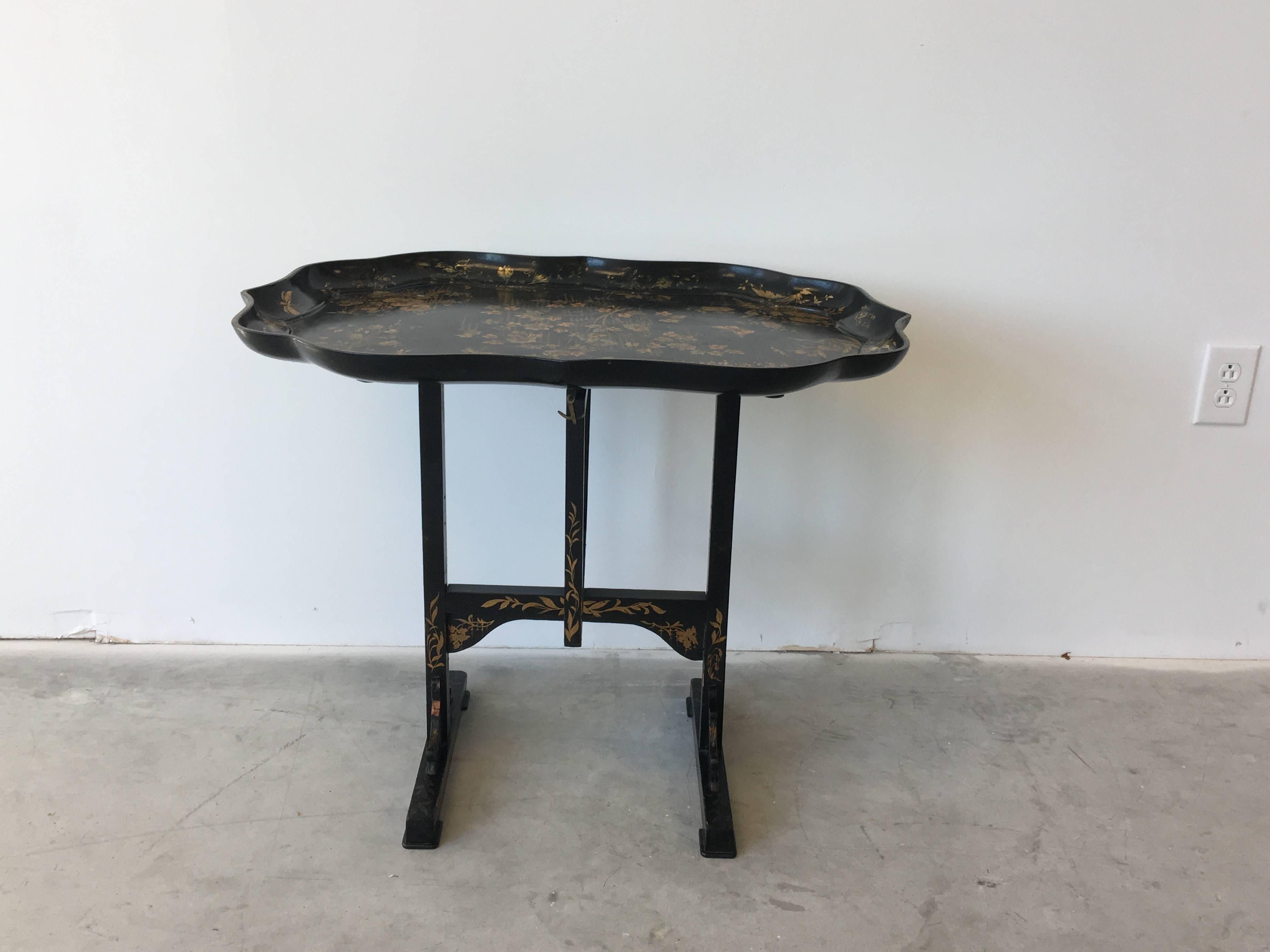 Wood 19th Century Japanned Black and Gold Lacquered Tilt-Top Table