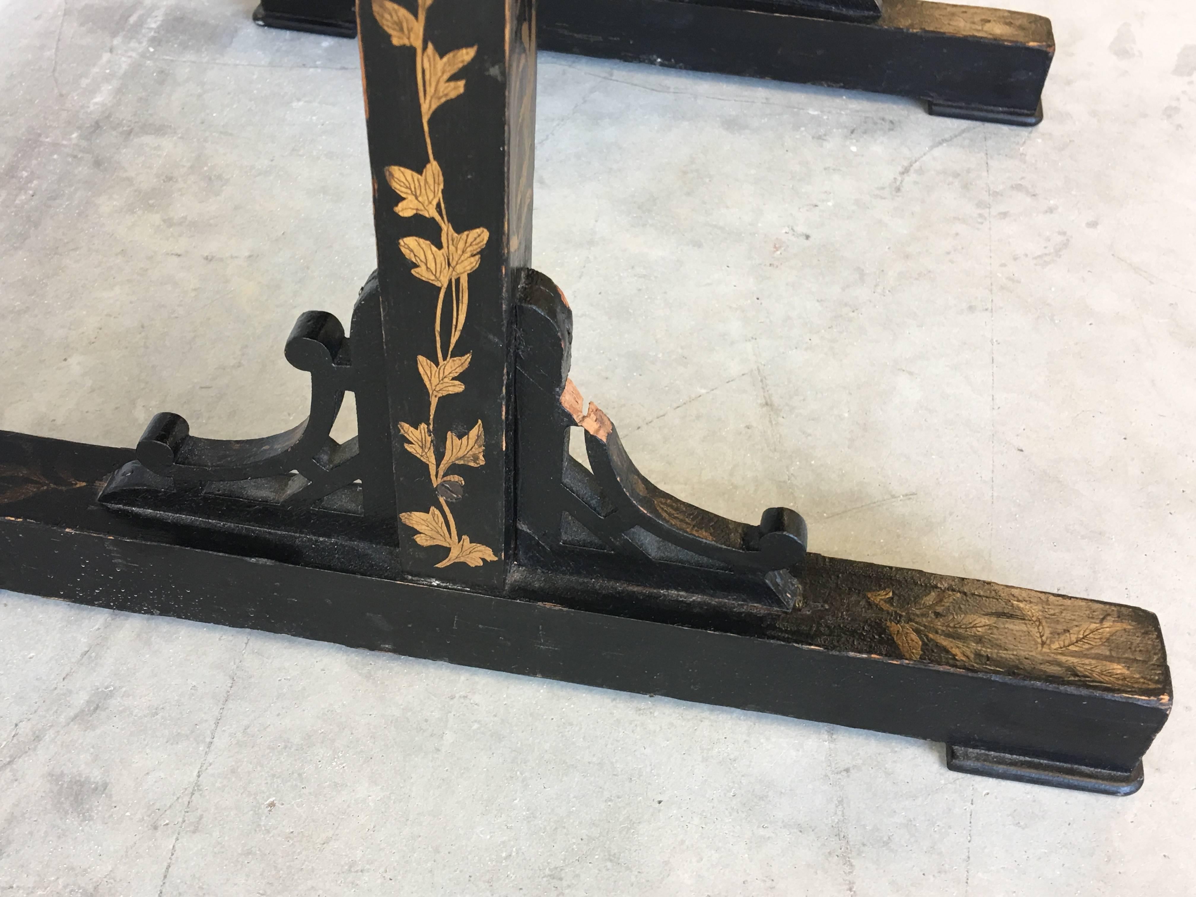 19th Century Japanned Black and Gold Lacquered Tilt-Top Table 3