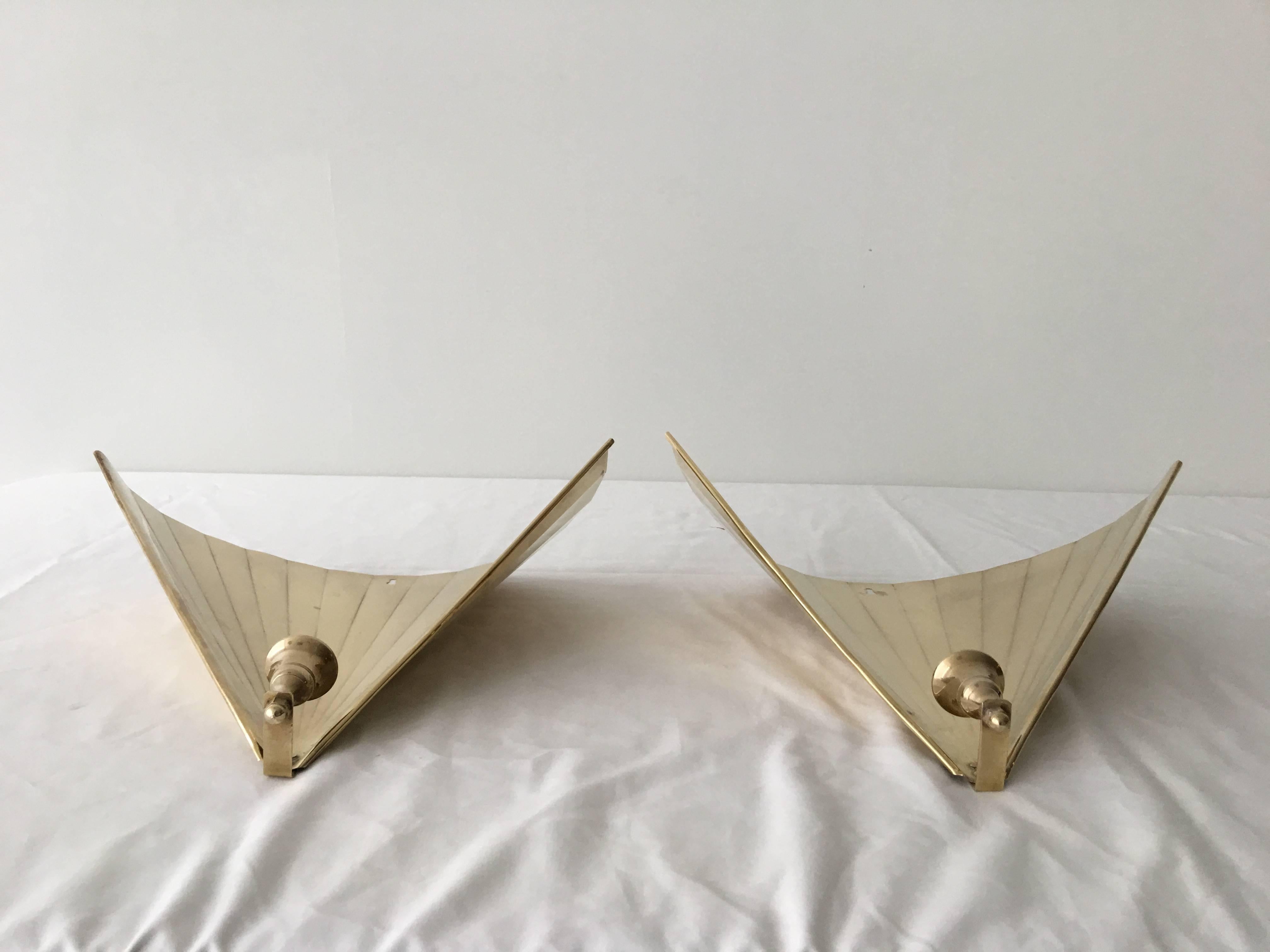 1920s Art Deco Brass Fan Shaped Candlestick Wall Sconces, Pair In Excellent Condition In Richmond, VA