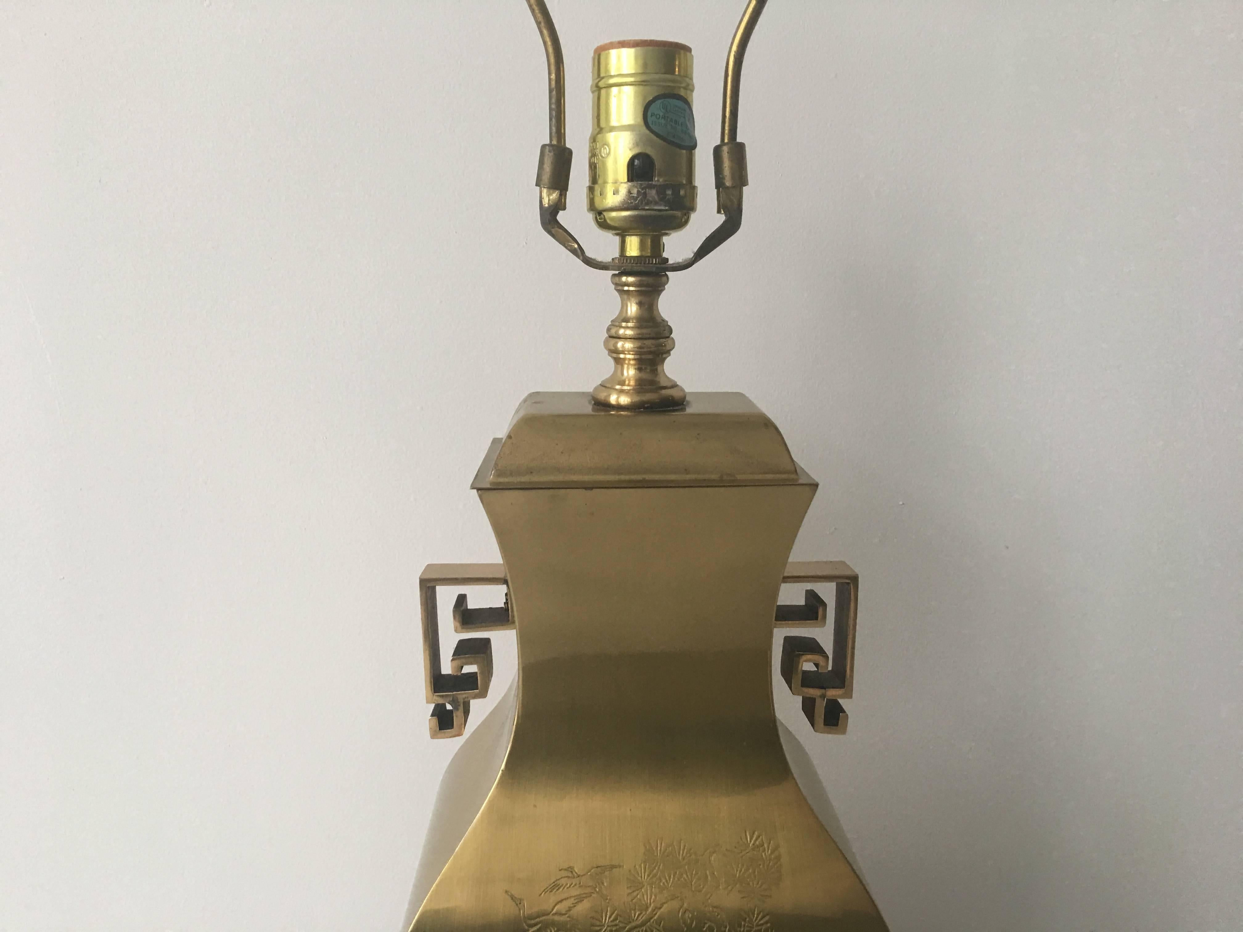Chinoiserie 1970s Brass Asian Urn Lamp with Greek Key Detailing For Sale