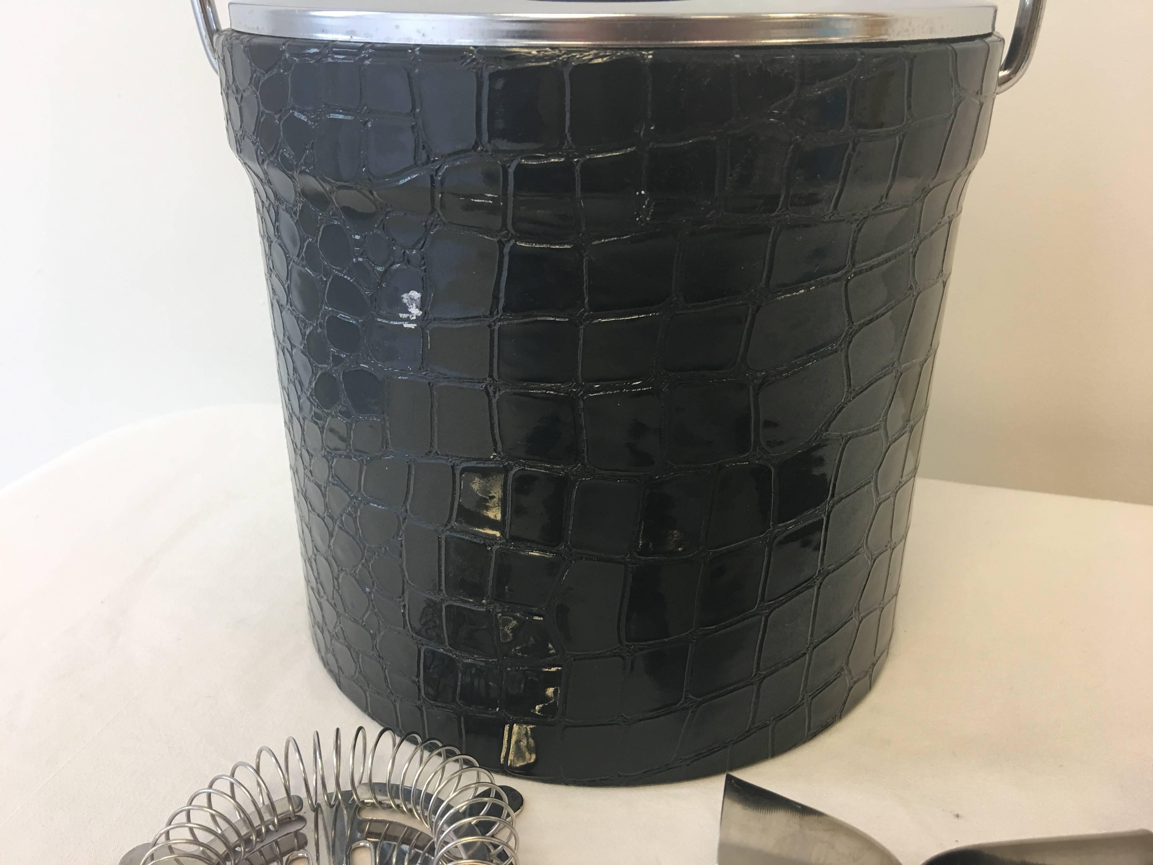 1960s Mid-Century Modern Chrome and Black Faux Alligator Five-Piece Bar Set In Excellent Condition In Richmond, VA