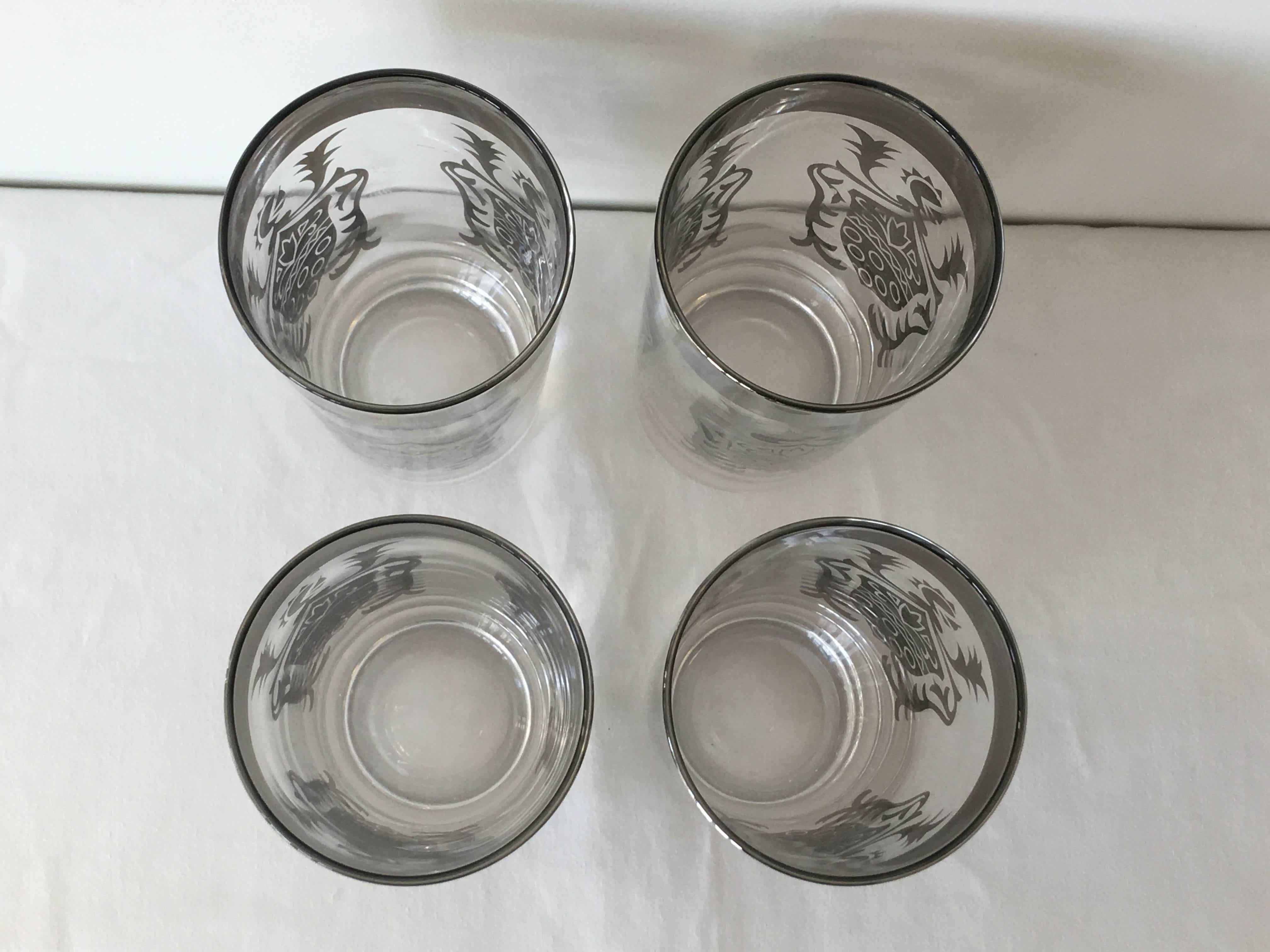 Dorothy Thorpe Platinum Cocktail Glasses with Crest Motif, Set of Four In Excellent Condition In Richmond, VA