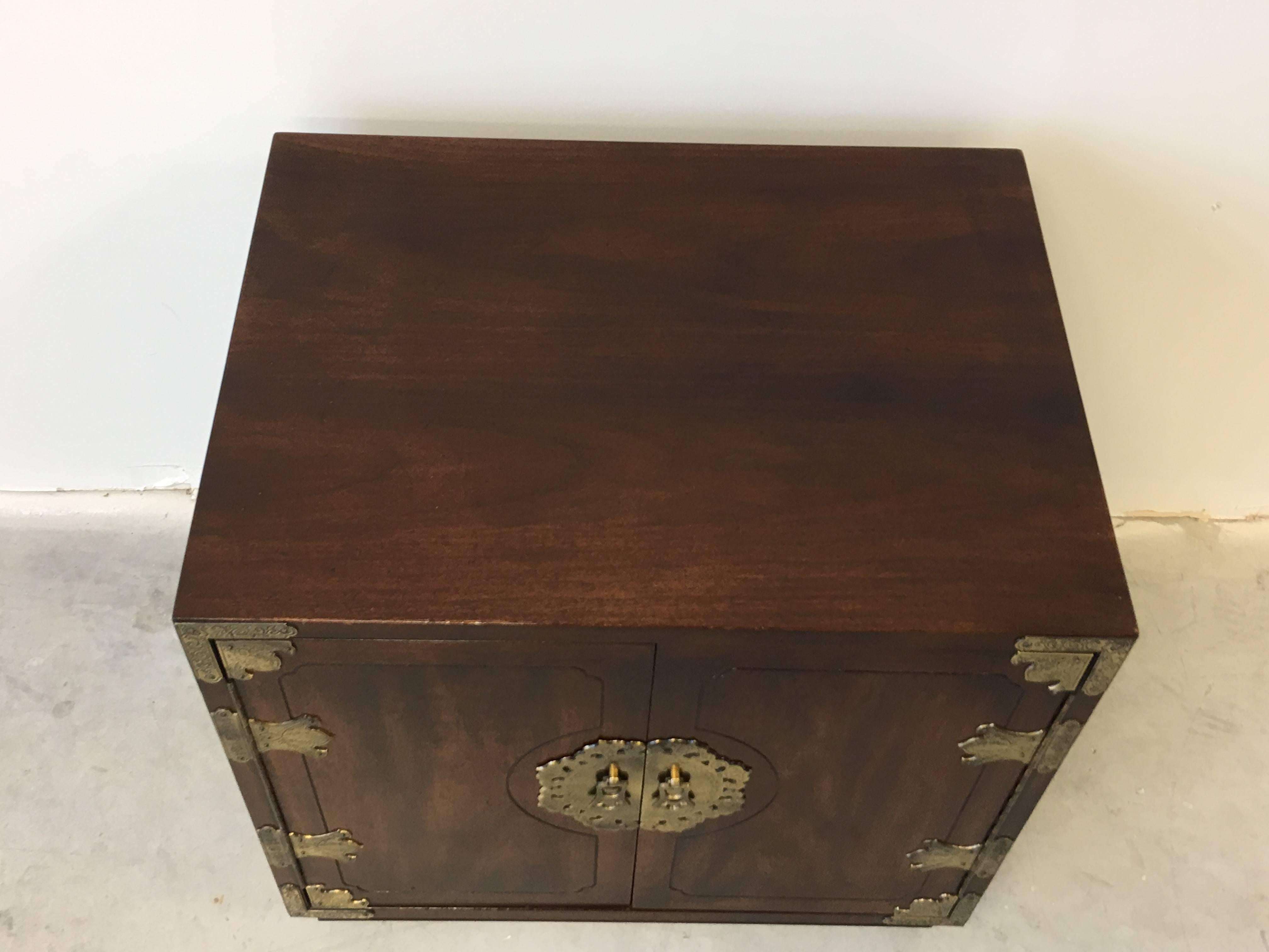 1970s Henredon Asian Campaign Chest with Brass Hardware In Excellent Condition In Richmond, VA