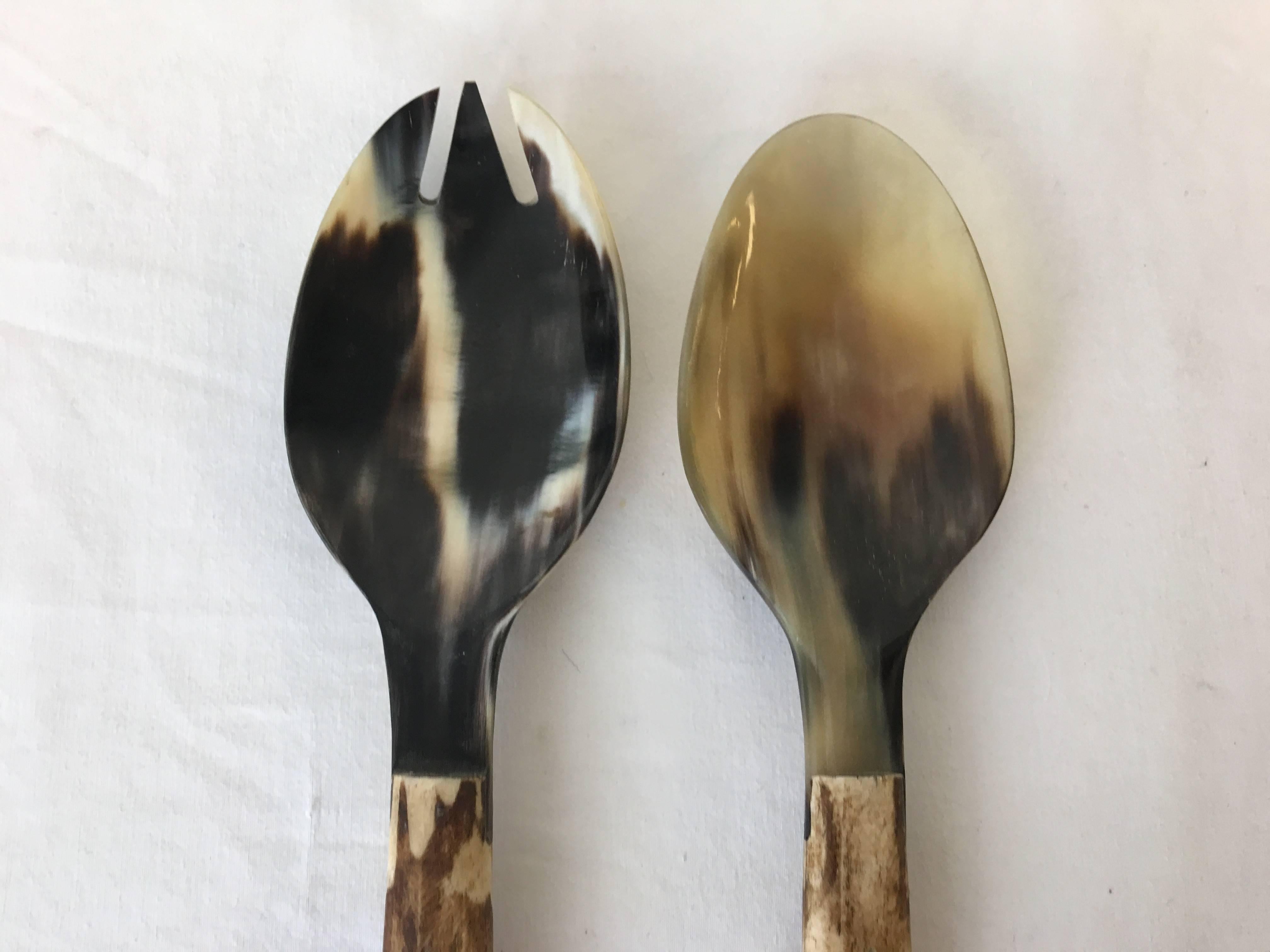 Offered is a fabulous set of faux bone salad serving pieces, fork and spoon. Beautiful pierced design along the handle. Hand-wash only.
