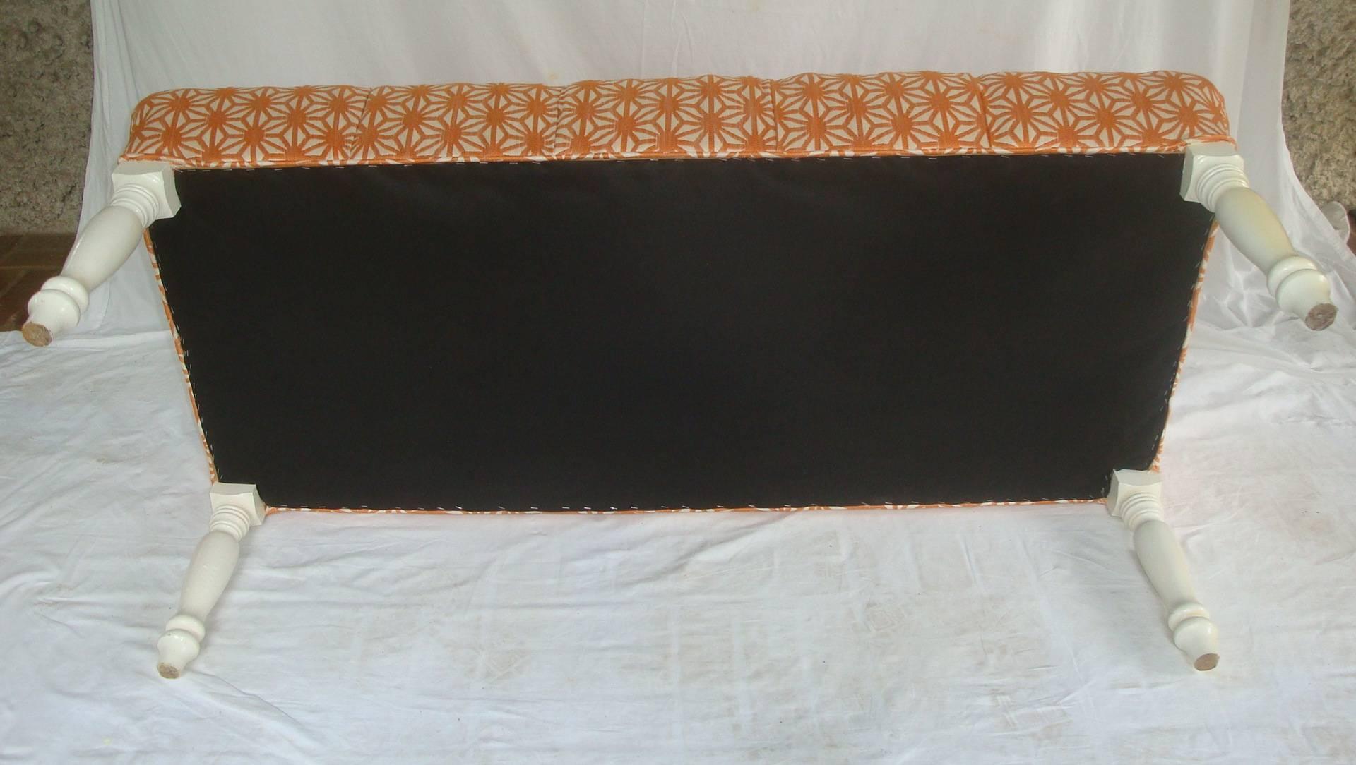 1960s Thibaut Orange Starburst Linen Upholstered Bench In Excellent Condition In Richmond, VA