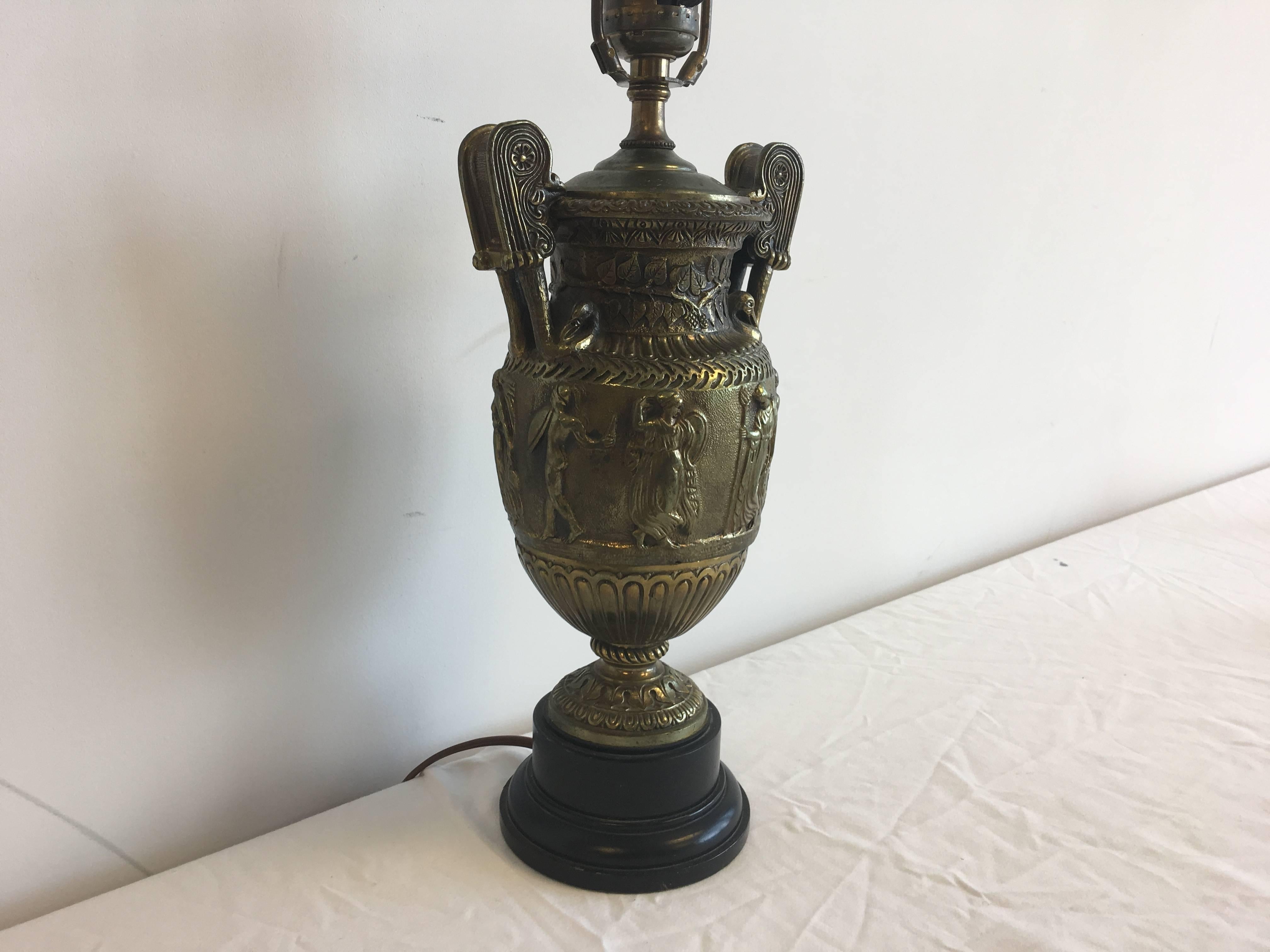 1930s Louis XV Style Solid Bronze Urn Lamp with Figurative Detailing 5