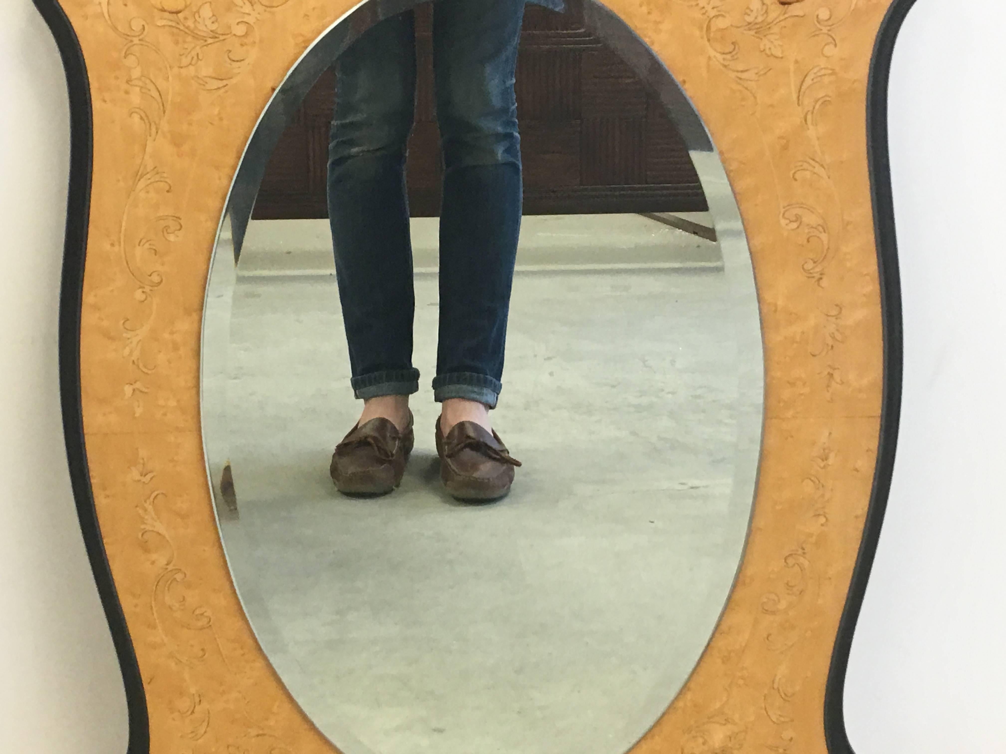 1940s Italian Inlaid Blonde Wood Lacquered Mirror In Excellent Condition For Sale In Richmond, VA