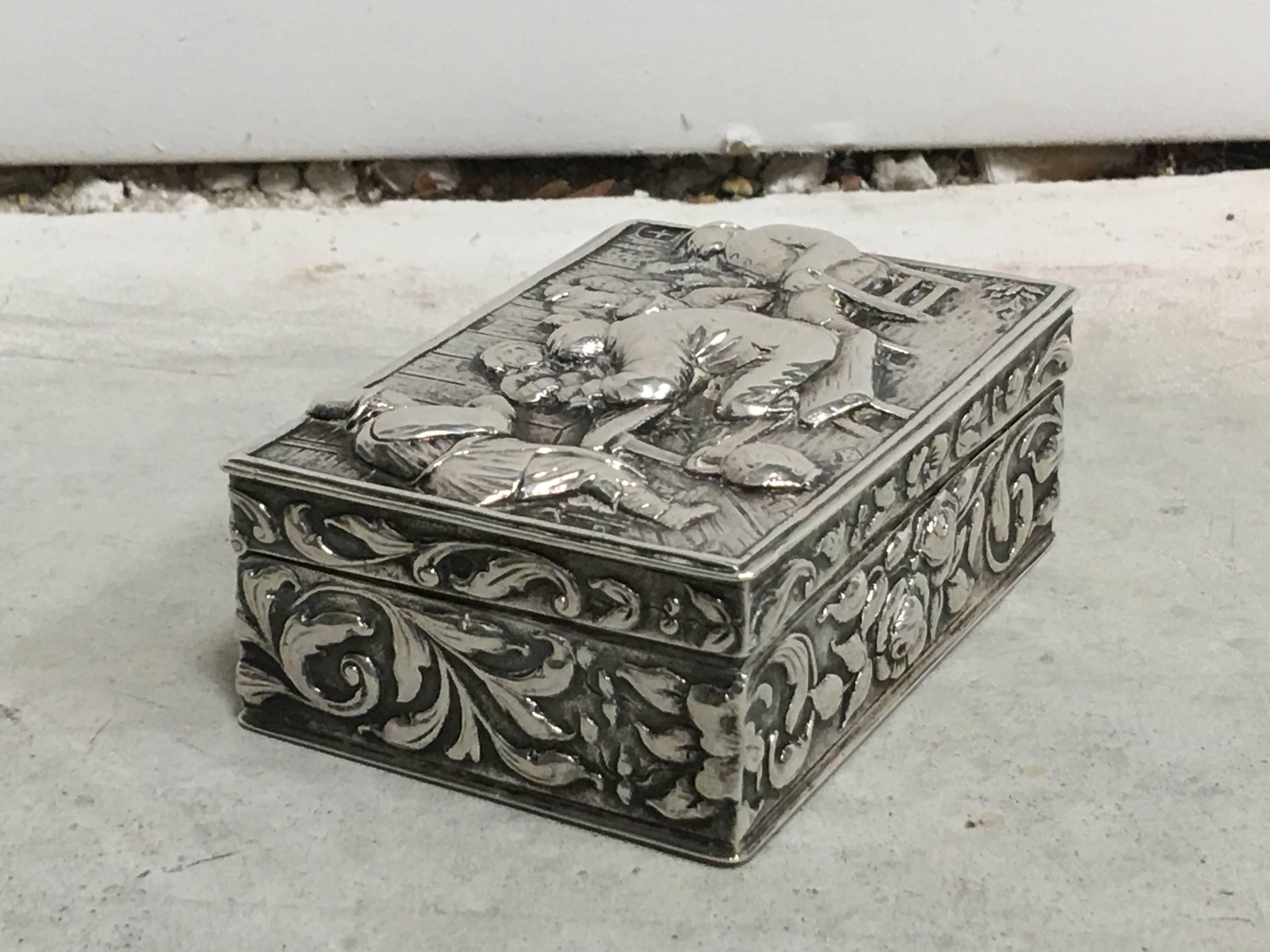 19th Century English Silver Snuff Box In Excellent Condition In Richmond, VA