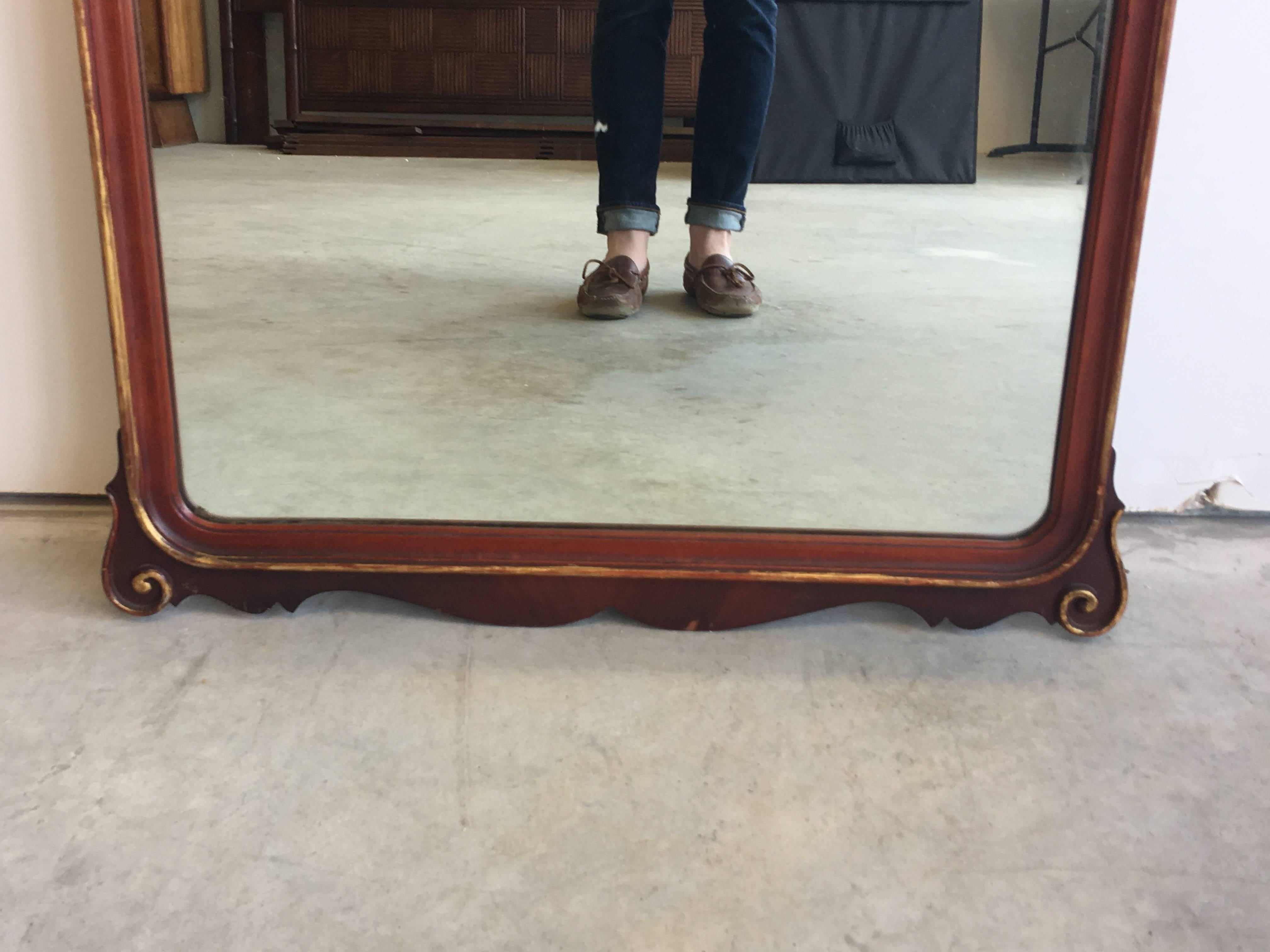 19th Century Mahogany and Gilt Crest Mirror In Excellent Condition In Richmond, VA