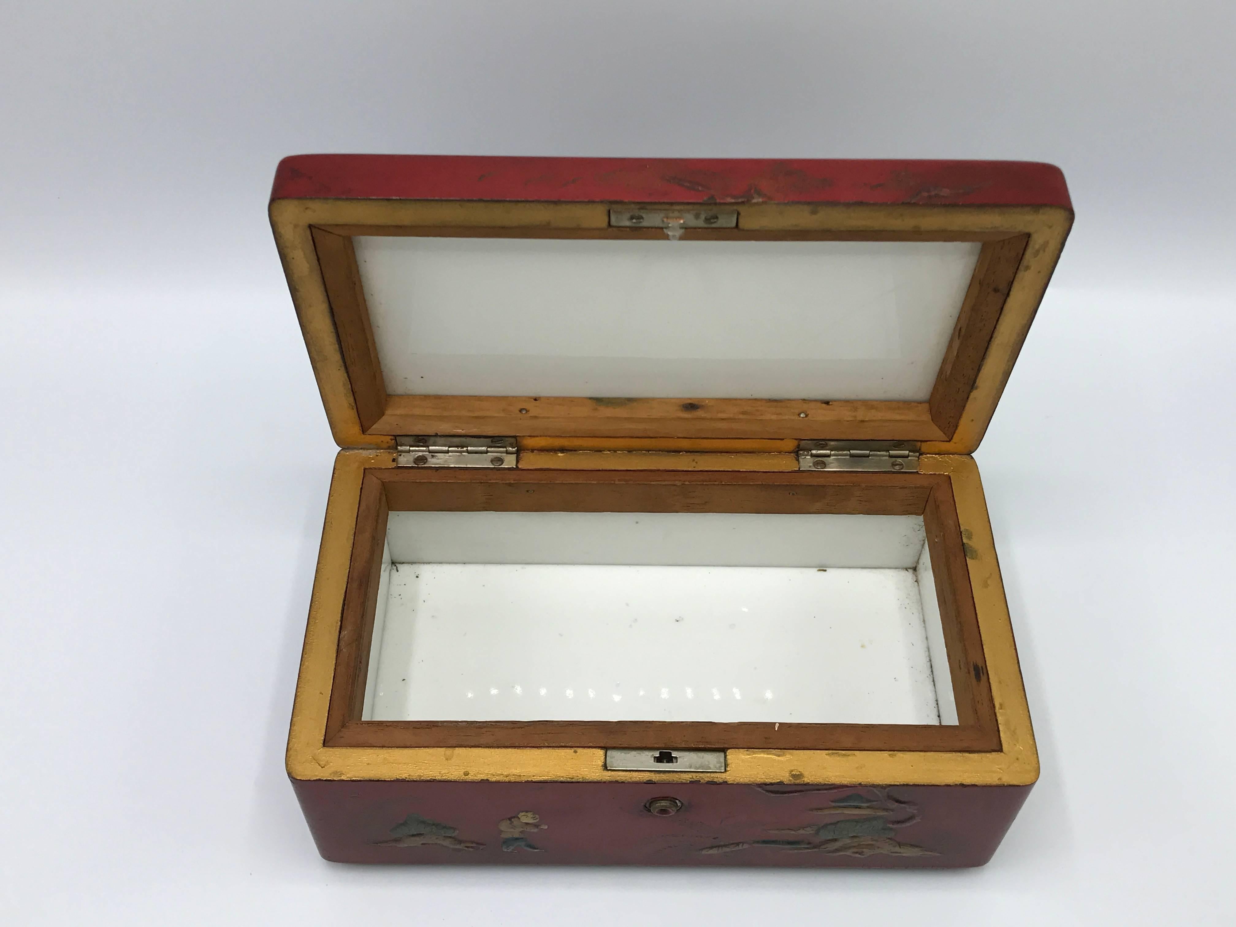 19th Century Chinese Red Lacquered Humidor Decorative Box 2