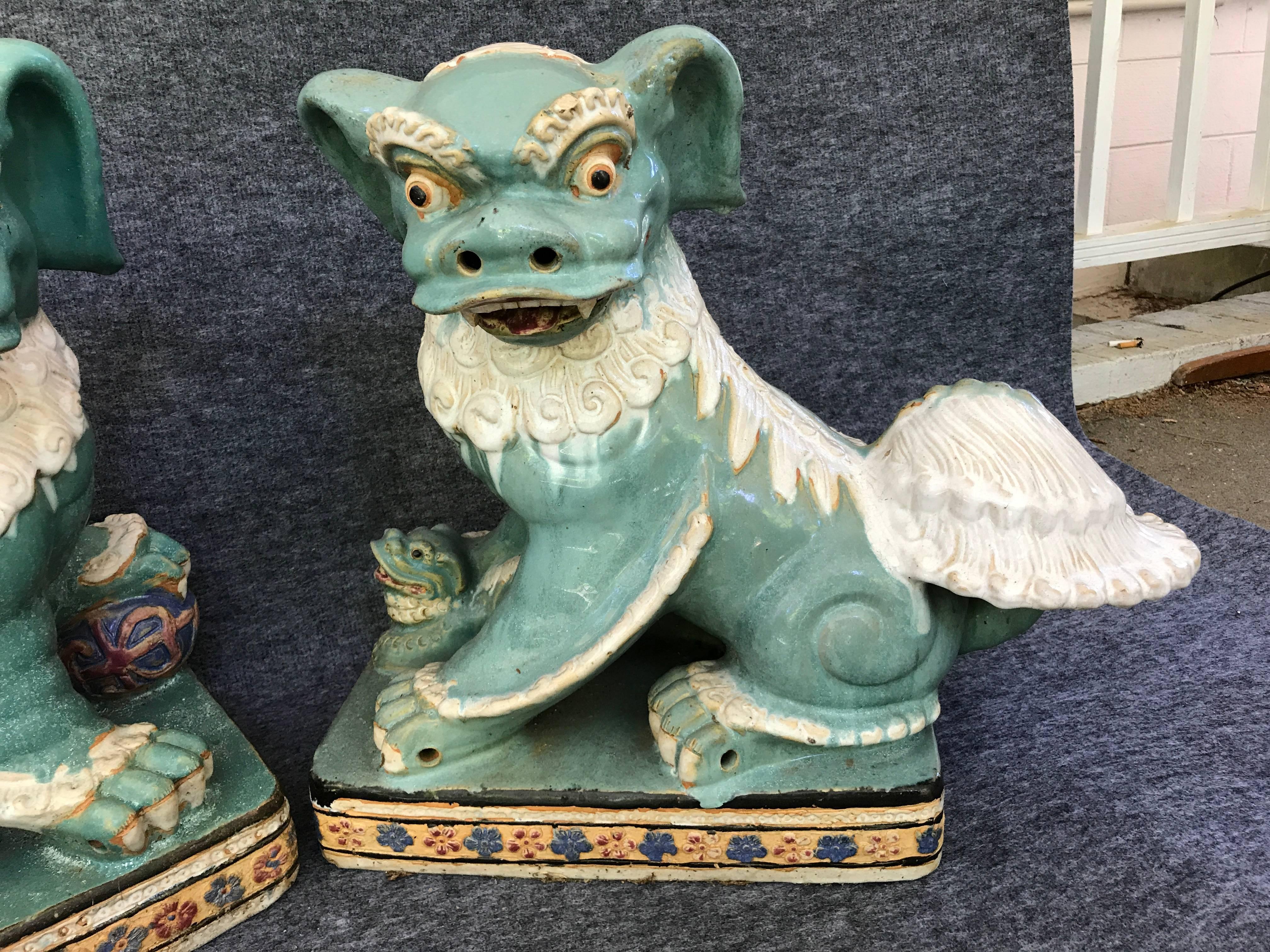 Chinoiserie 1970s Large Terracotta Turquoise and White Foo Dog Sculpture Statues, Pair