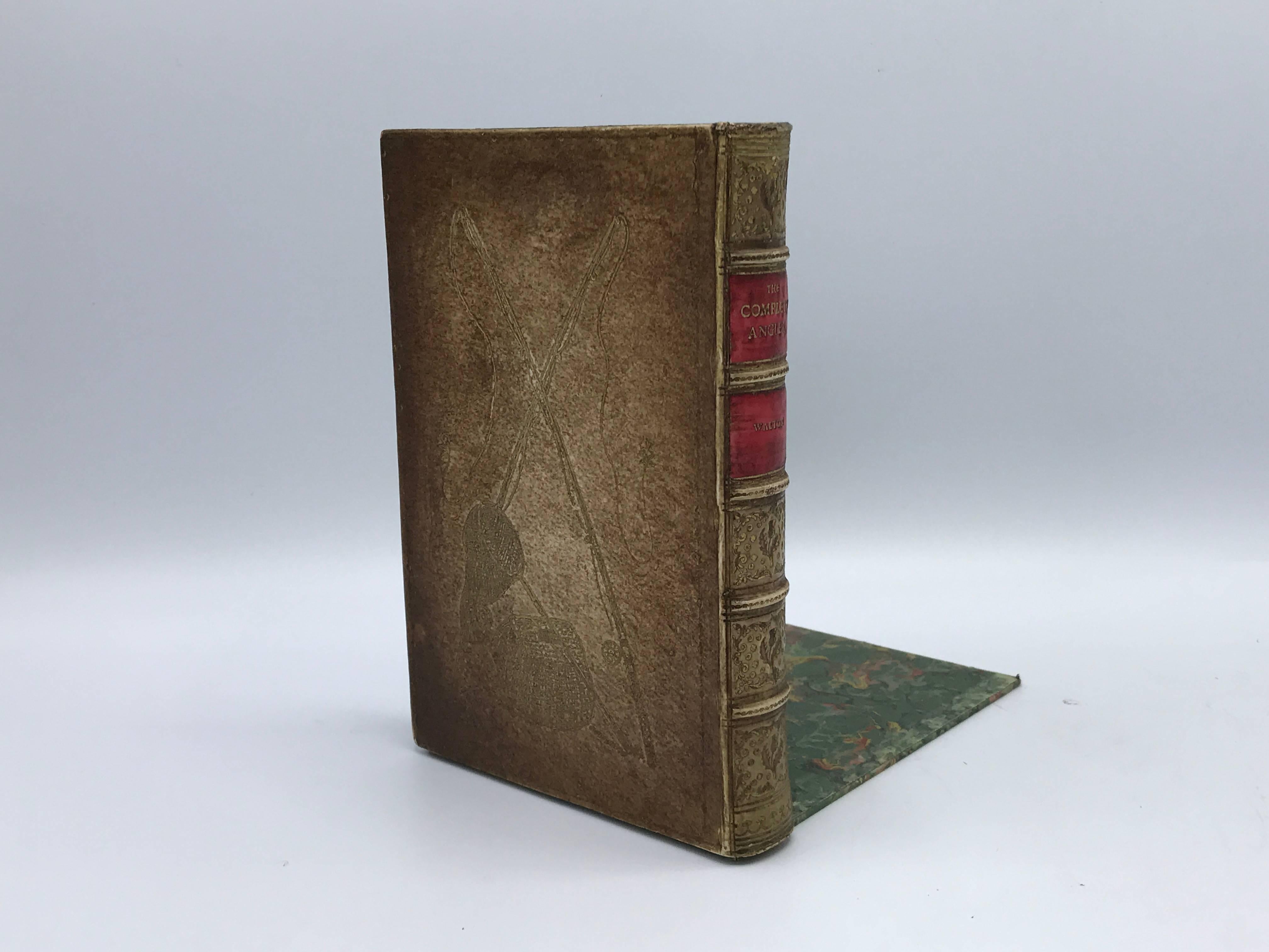 1940s Faux Leather Resin Book Sculpture Bookends, Pair In Excellent Condition In Richmond, VA