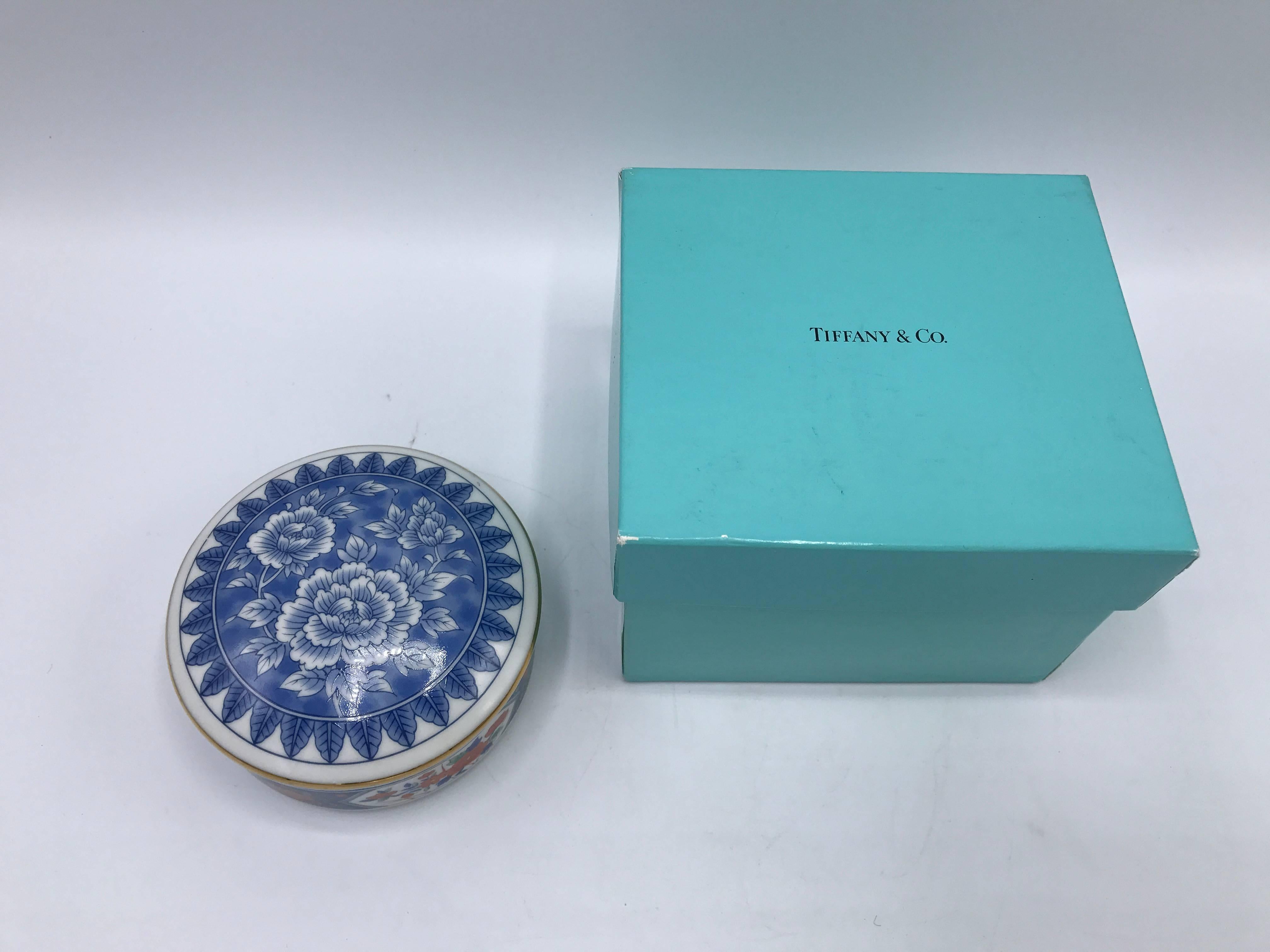 1980s Tiffany & Co. Blue and White Chinoiserie Lidded Bowl with Gold Border 1