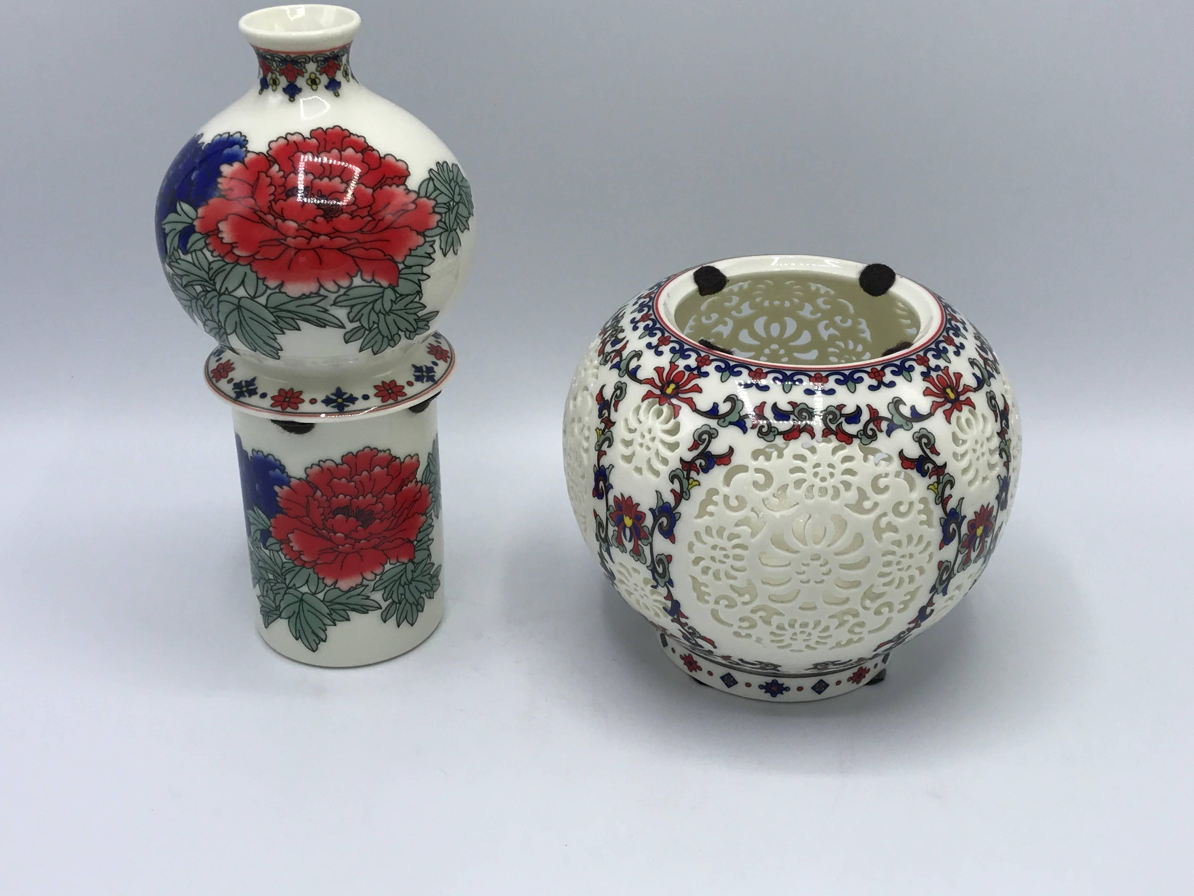 20th Century 1960s Blanc de Chine Pierced Vase with Floral Motif For Sale