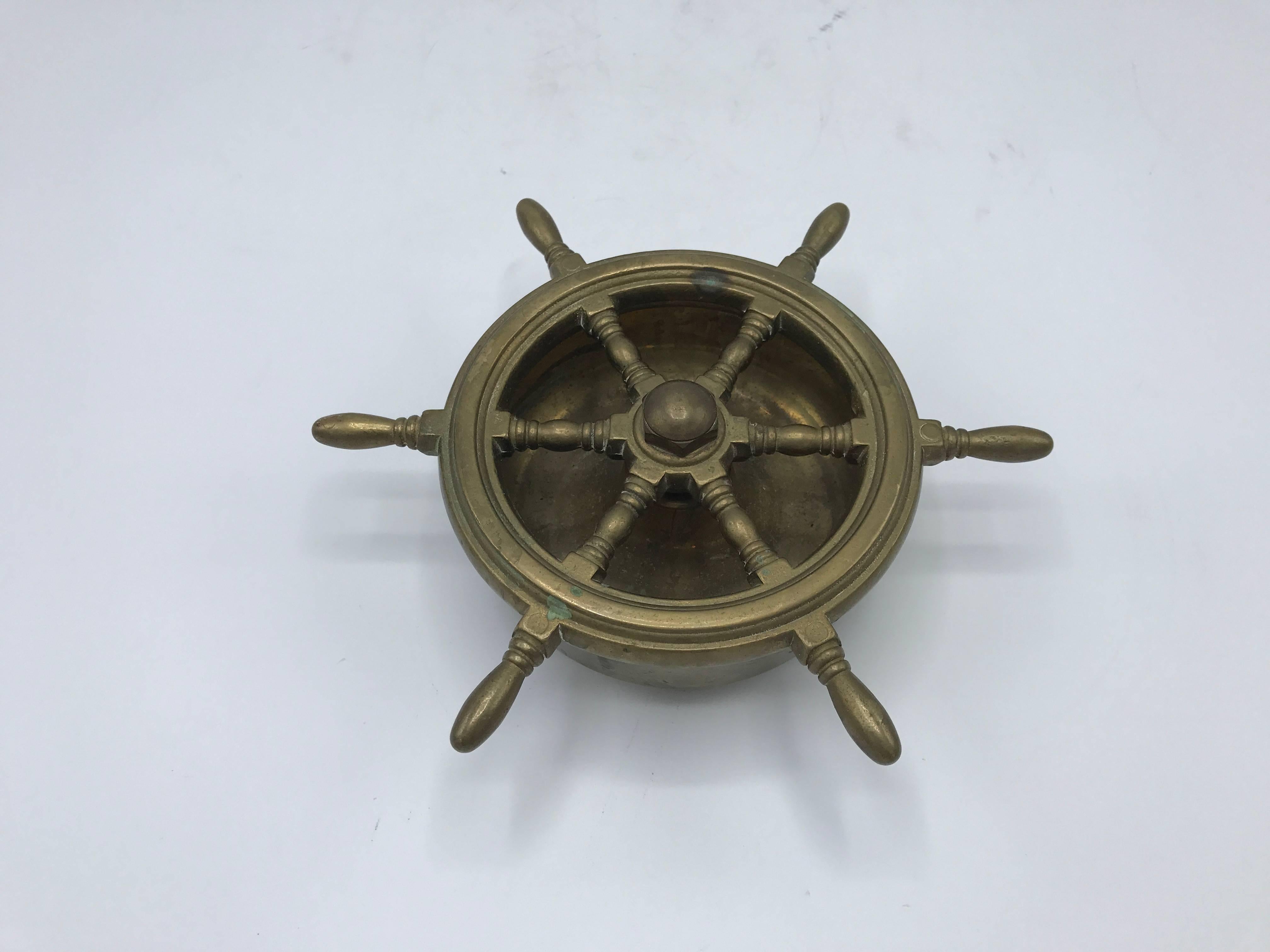 1950s Italian Brass Nautical Ship Wheel Ashtray In Good Condition In Richmond, VA