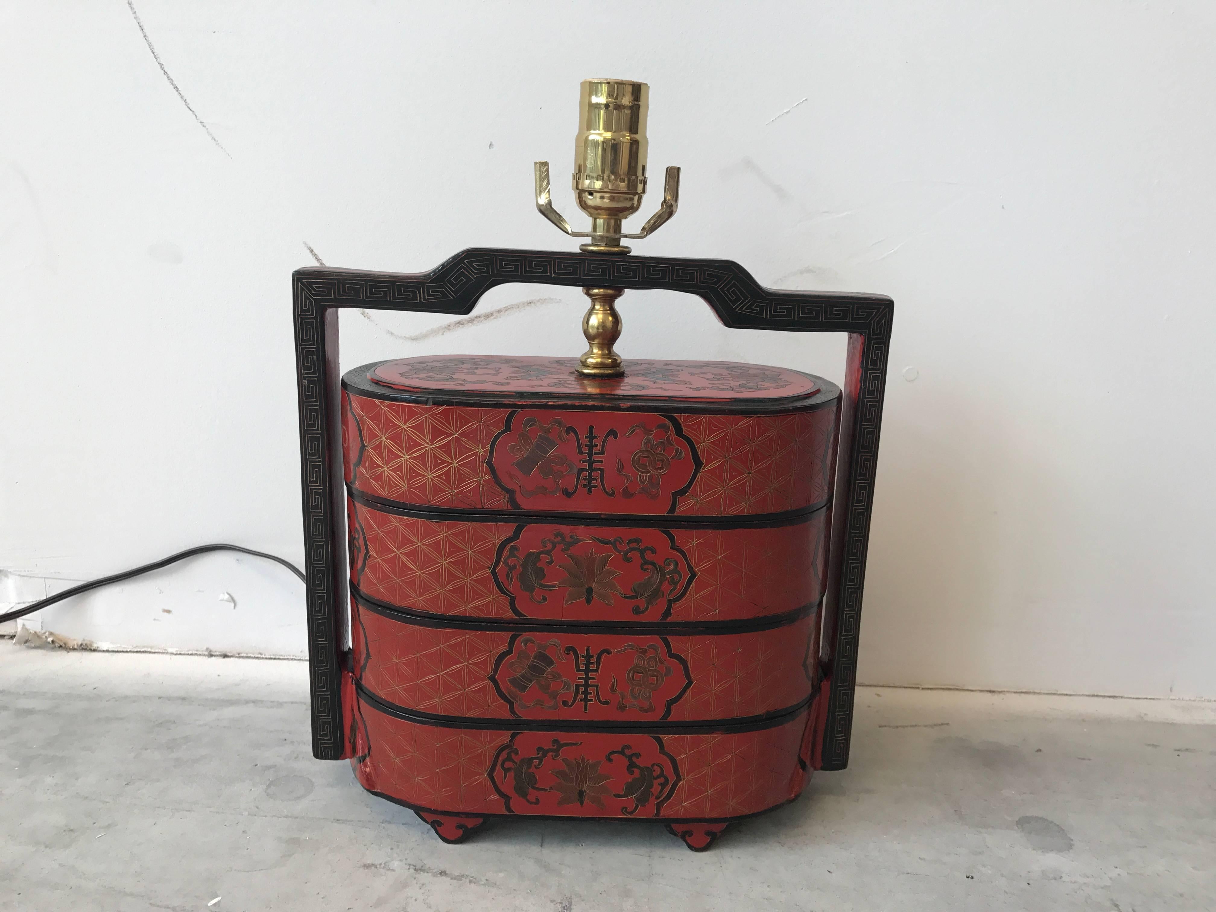 20th Century 1940s Chinese Red and Black Lacquered Lamp with Shade