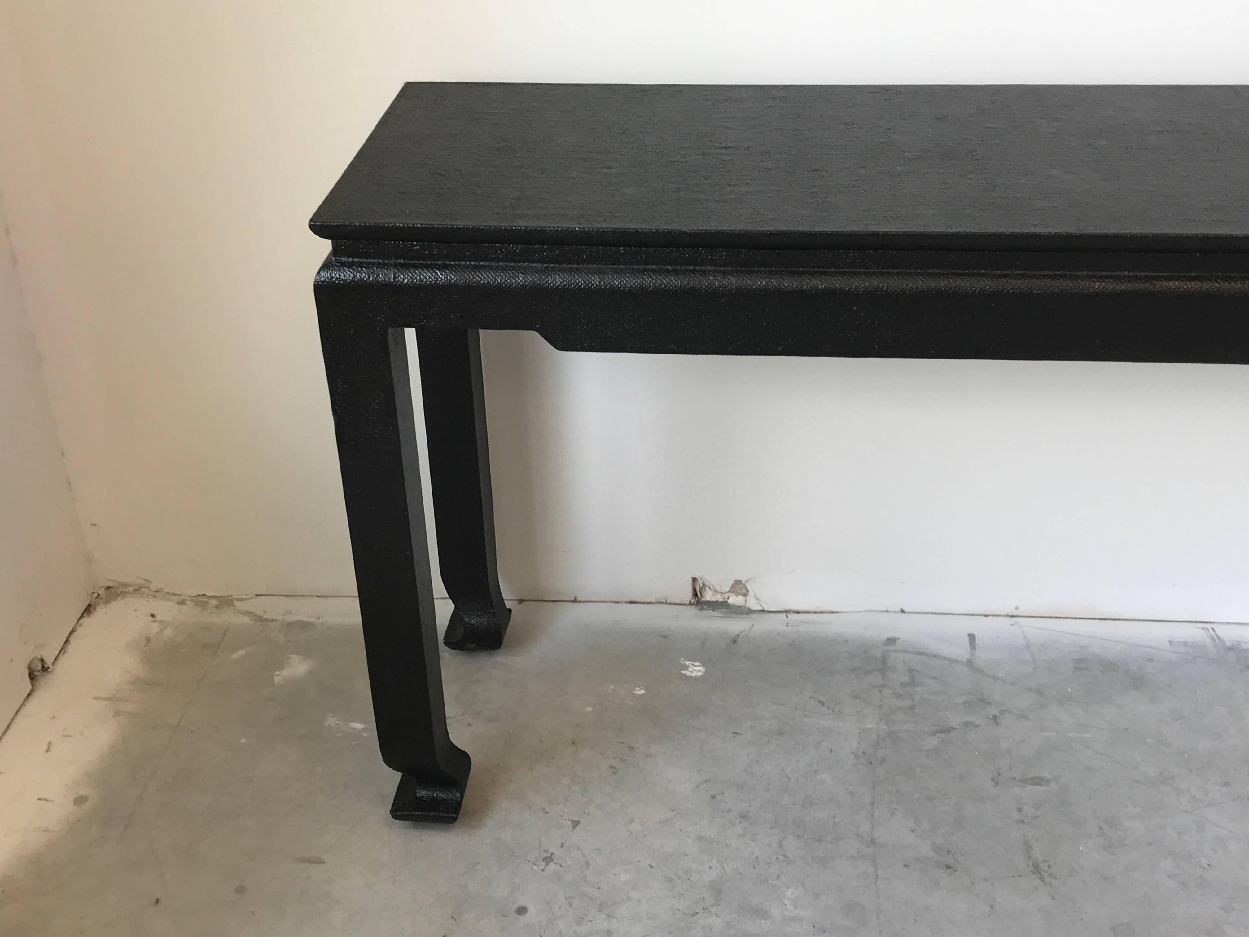 1970s Black Grasscloth Lacquered Ming Style Console Table In Good Condition In Richmond, VA
