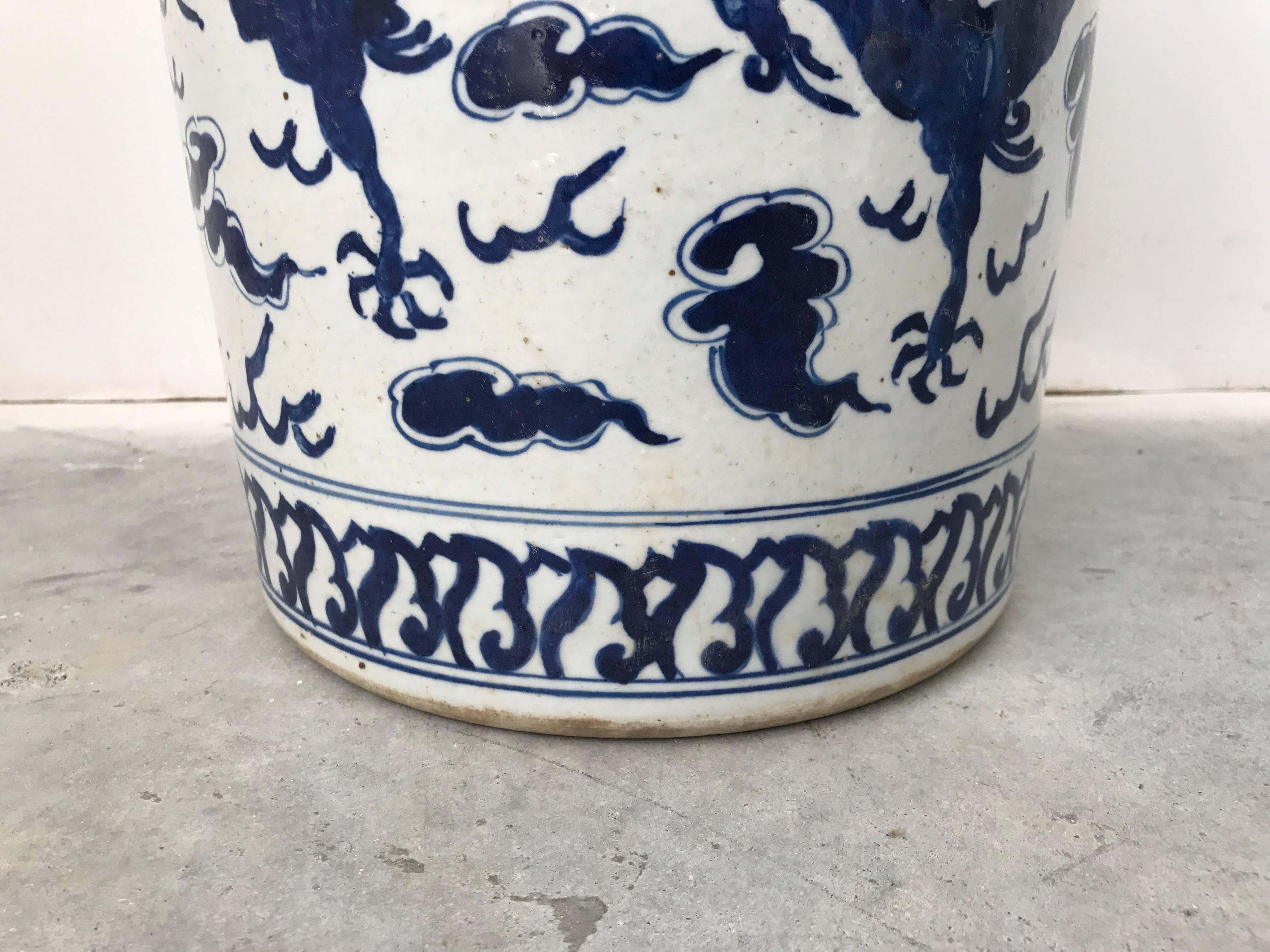 19th Century Blue and White Ginger Jar Urn with Dragon Motif For Sale 1