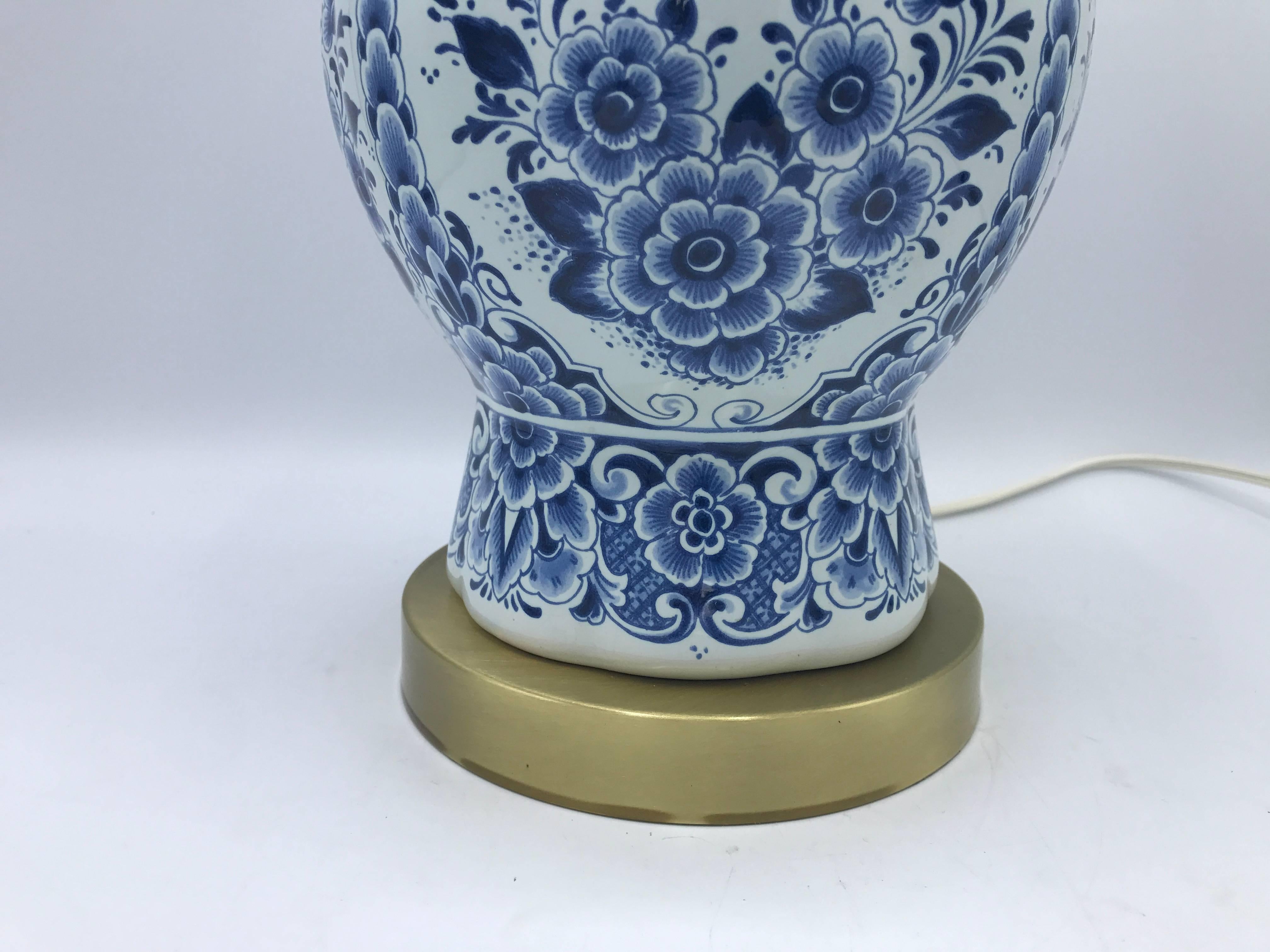 19th Century Delft Vase Lamp with a Blue and White Floral Motif on Brass Base 3
