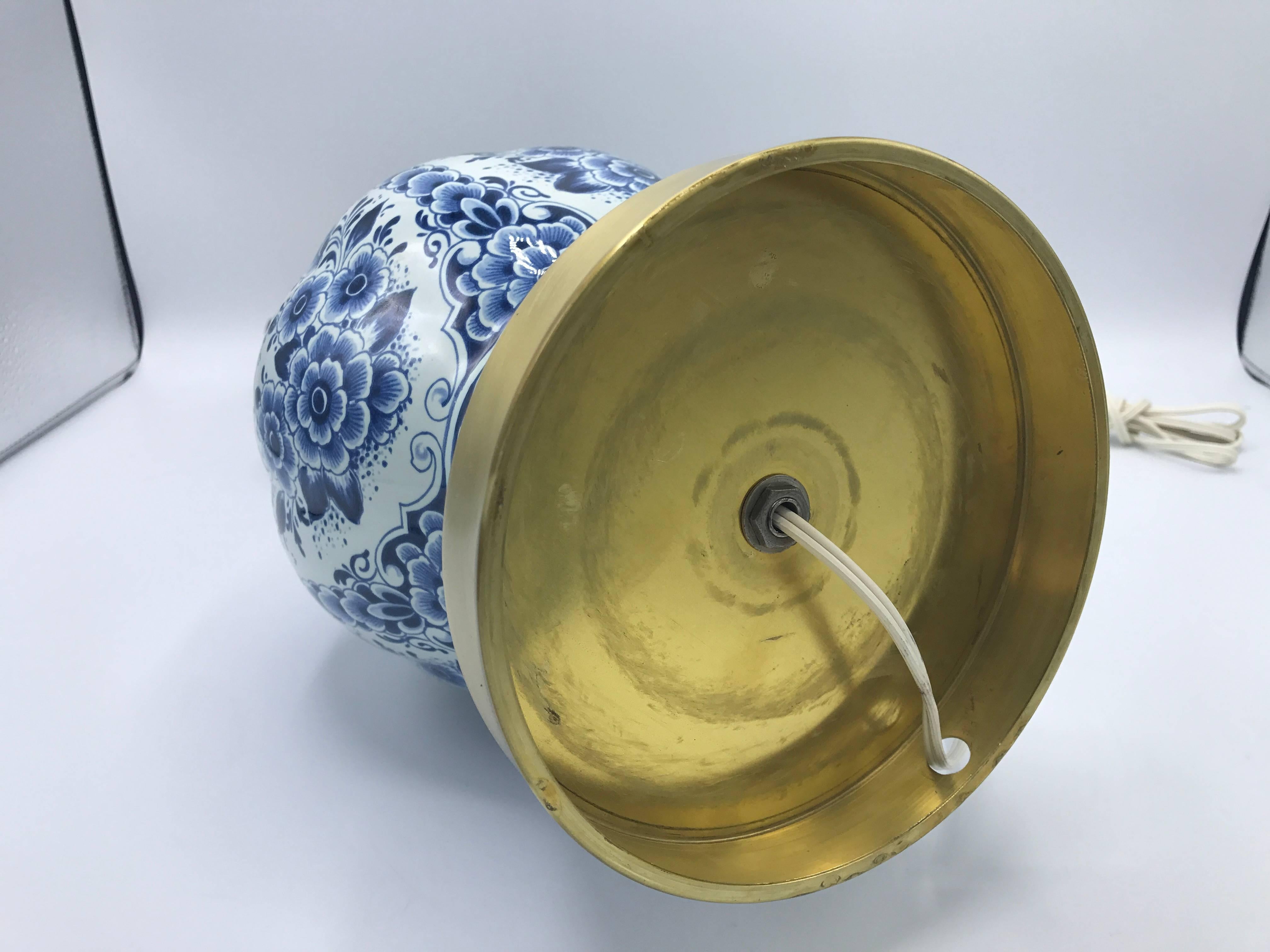 19th Century Delft Vase Lamp with a Blue and White Floral Motif on Brass Base 5