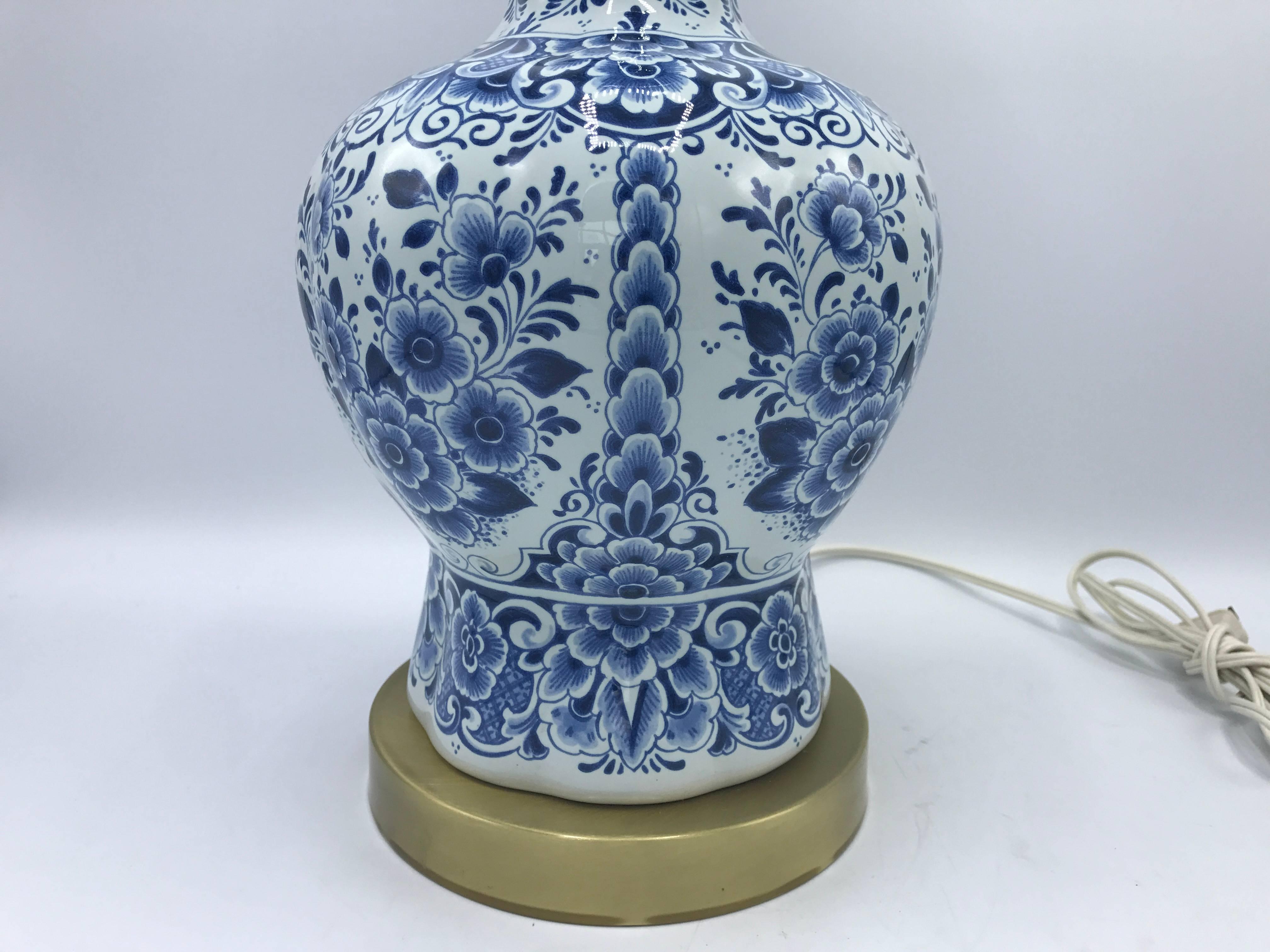 19th Century Delft Vase Lamp with a Blue and White Floral Motif on Brass Base 4