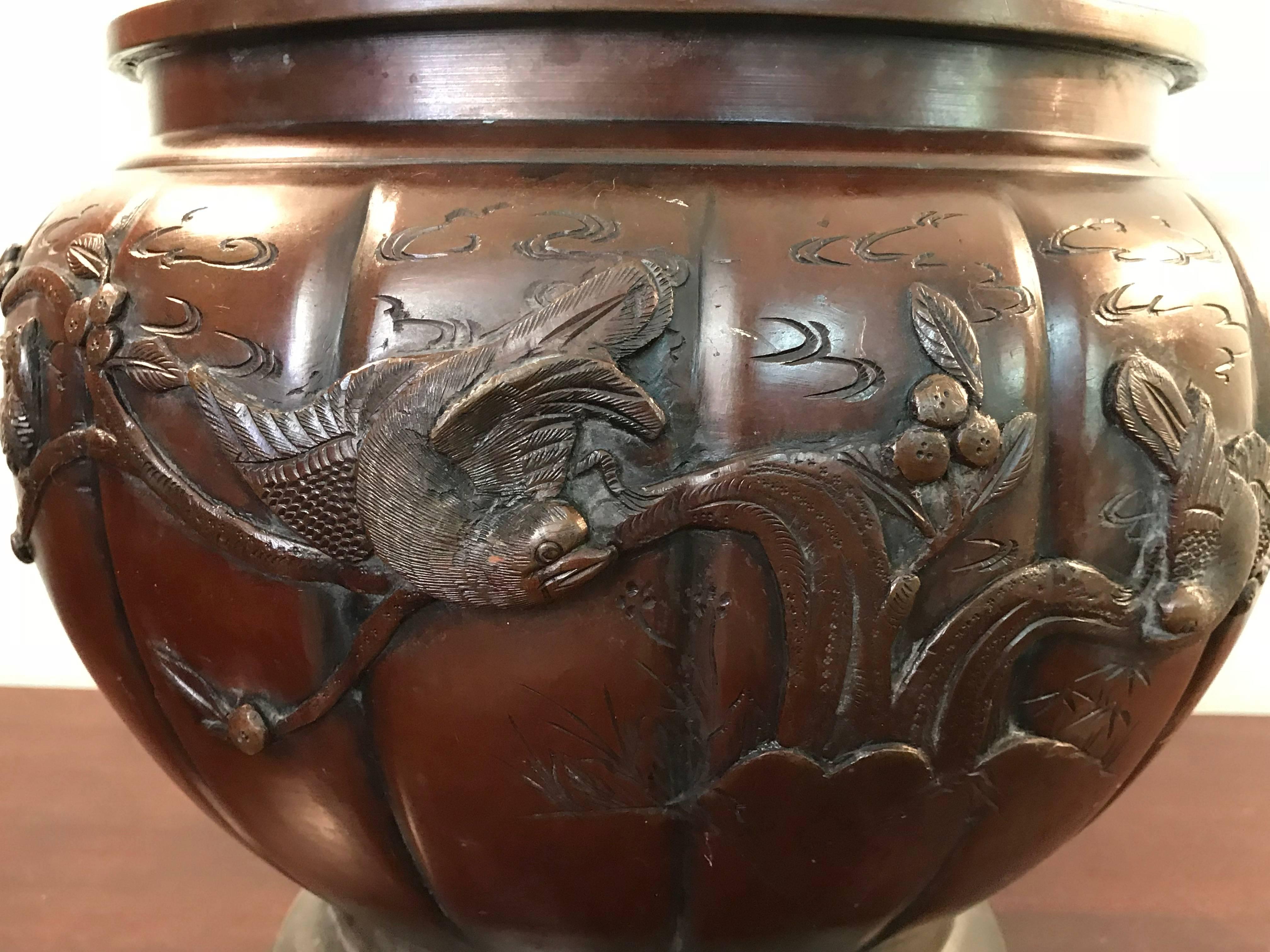 19th Century Meiji Period Bronze Cachepot Planter with a Bird and Tree Motif In Excellent Condition In Richmond, VA