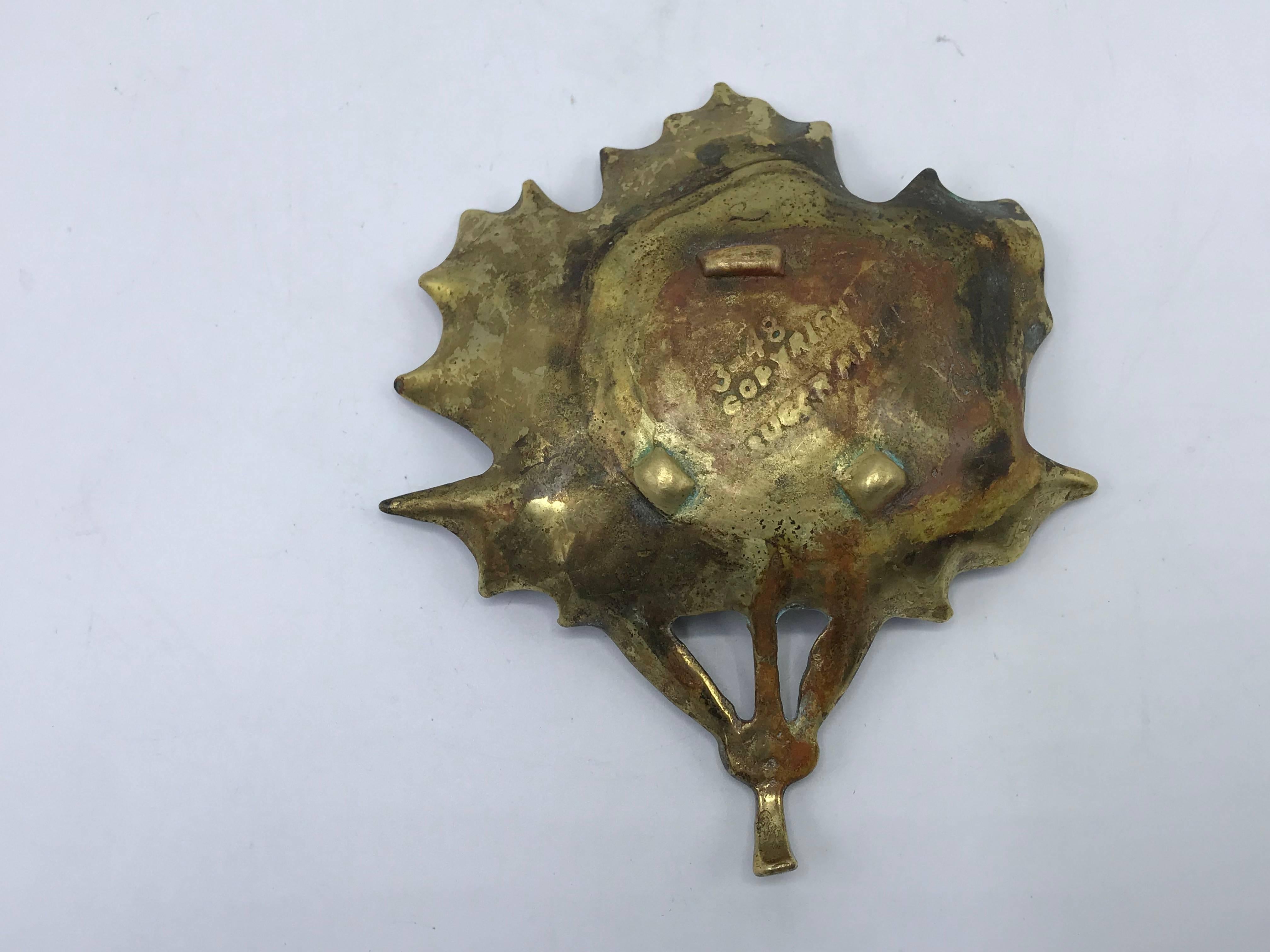 1950s Virginia Metalcrafters Brass Sugar Maple Leaf Sculpture In Good Condition For Sale In Richmond, VA